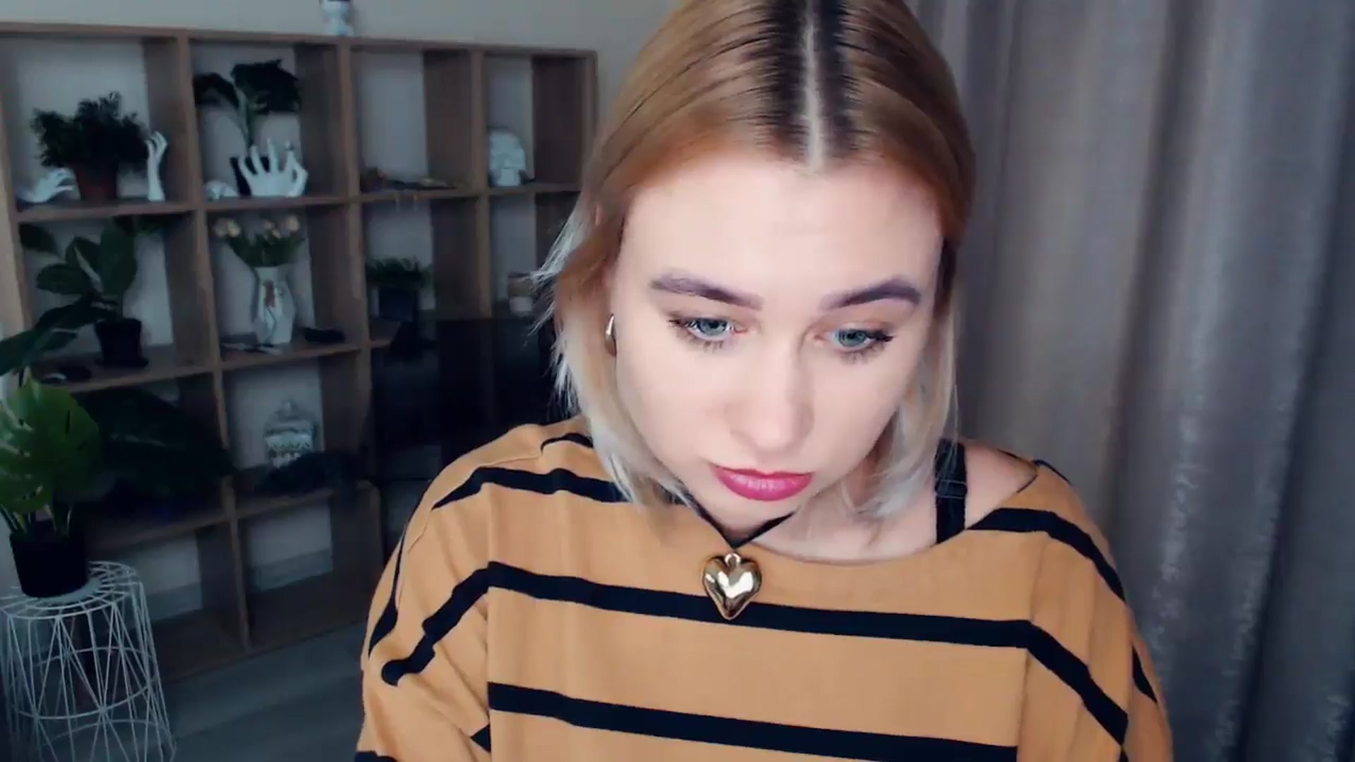 Gallery image thumbnail from Kukla_kolduna's myfreecams stream on, 12/11/2024, 14:16 image 4 of 20