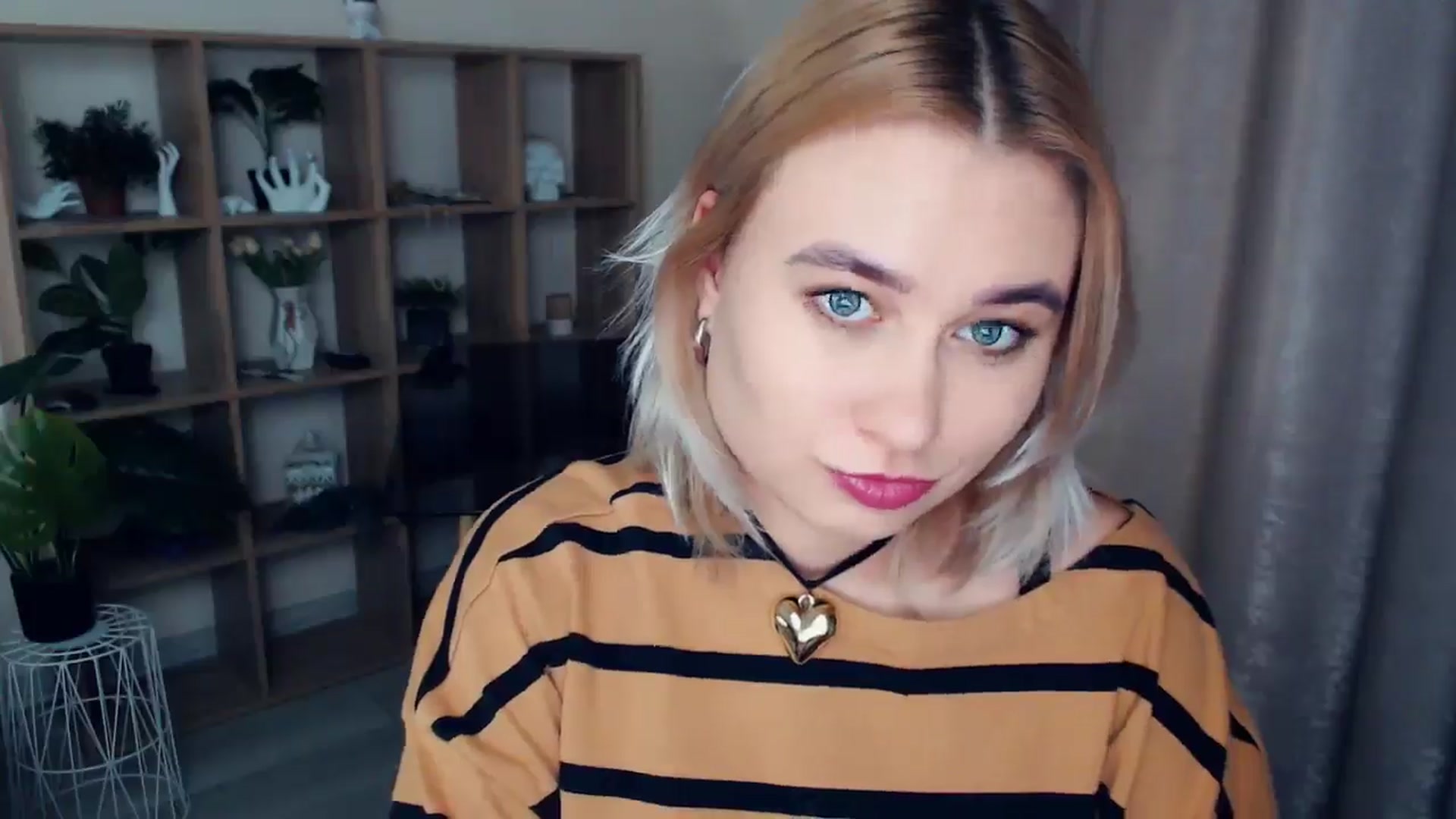 Gallery image thumbnail from Kukla_kolduna's myfreecams stream on, 12/11/2024, 14:16 image 2 of 20