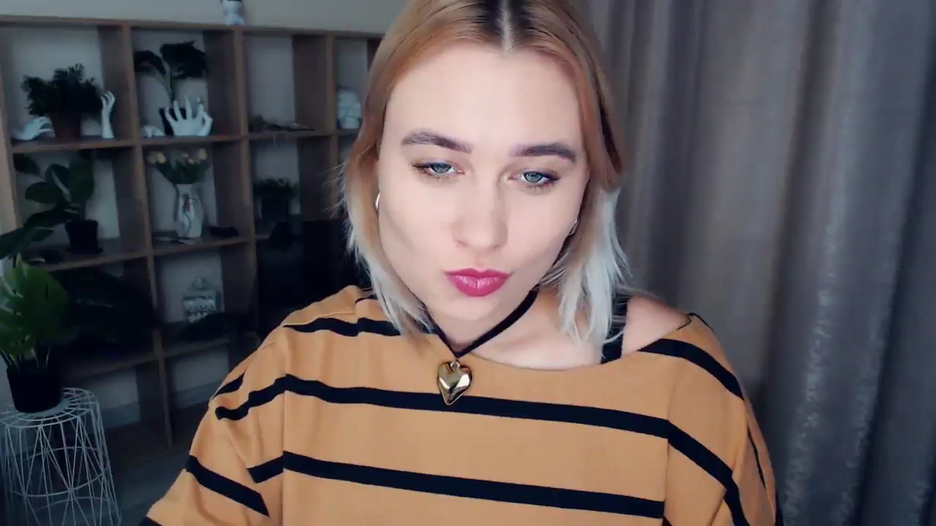 Gallery image thumbnail from Kukla_kolduna's myfreecams stream on, 12/11/2024, 14:16 image 9 of 20