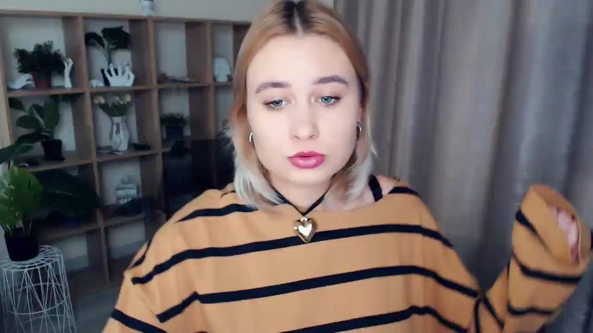 Gallery image thumbnail from Kukla_kolduna's myfreecams stream on, 12/11/2024, 14:16 image 7 of 20