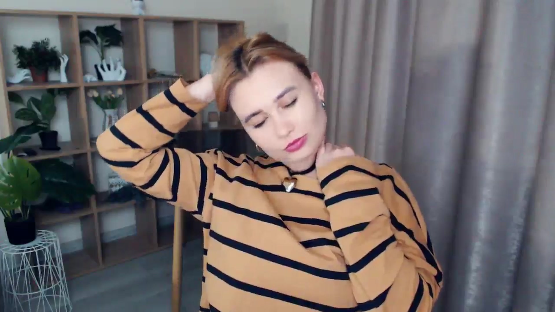 Gallery image thumbnail from Kukla_kolduna's myfreecams stream on, 12/11/2024, 14:16 image 12 of 20