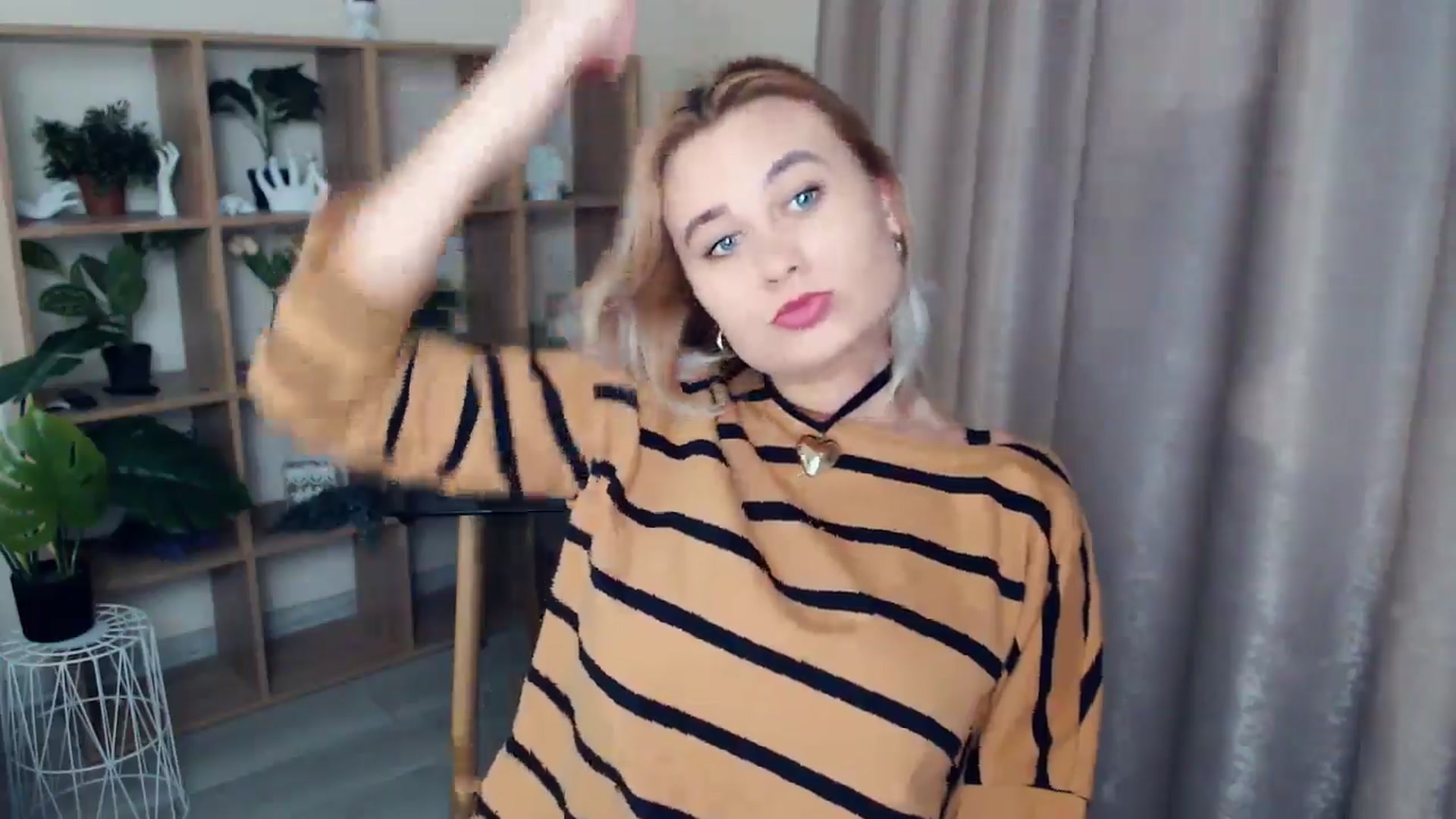 Gallery image thumbnail from Kukla_kolduna's myfreecams stream on, 12/11/2024, 14:16 image 10 of 20