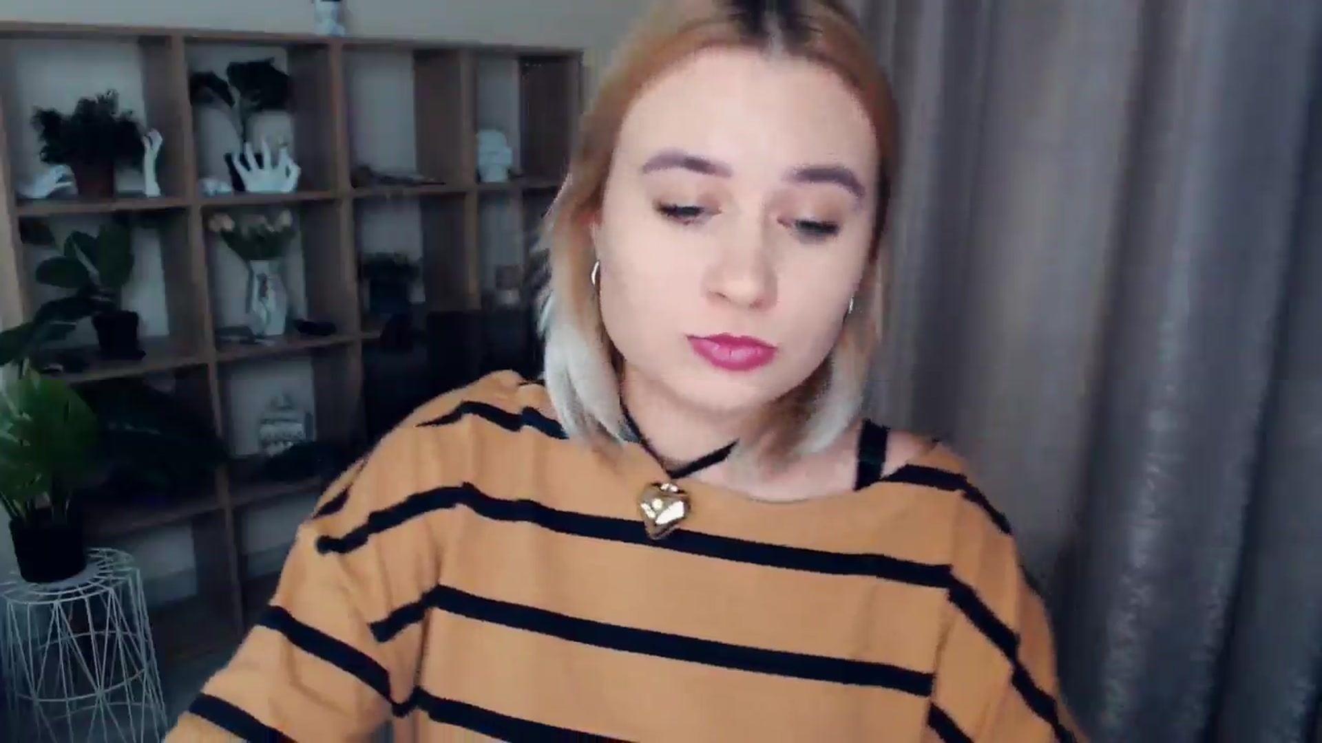 Gallery image thumbnail from Kukla_kolduna's myfreecams stream on, 12/11/2024, 14:16 image 6 of 20