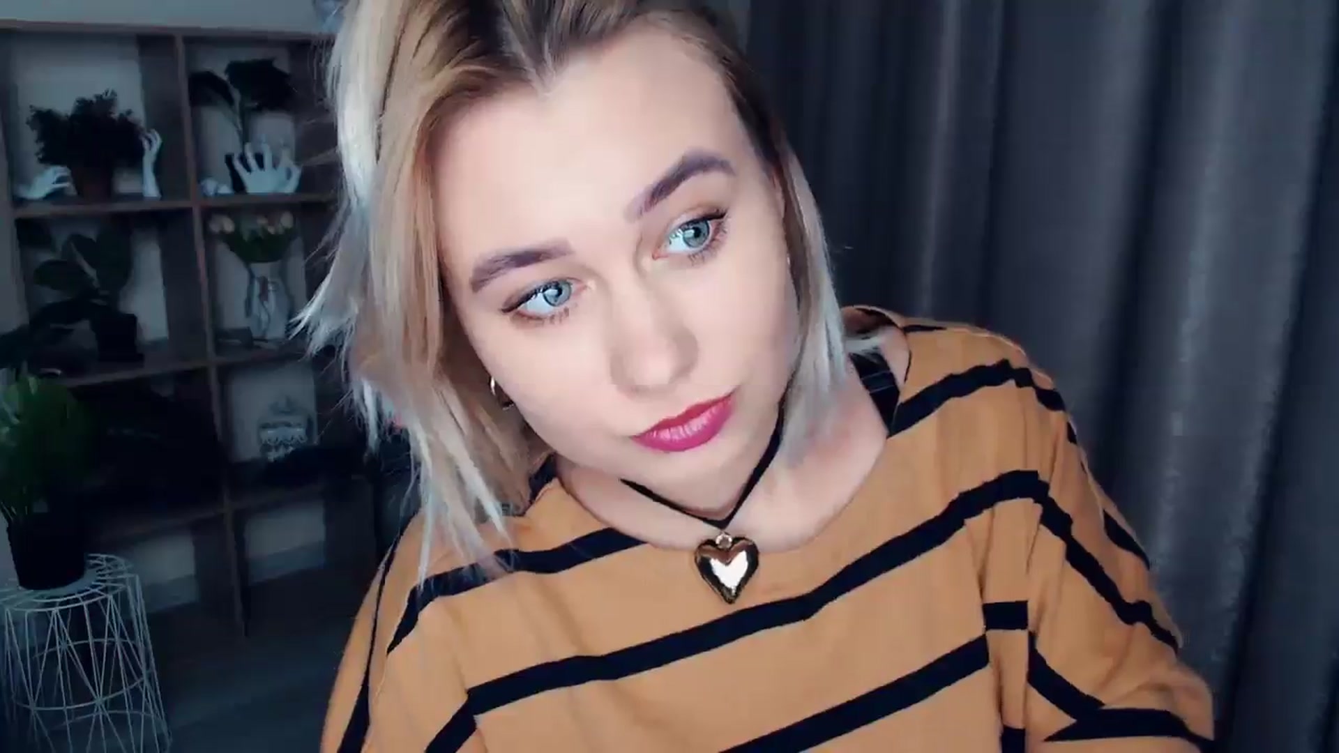 Gallery image thumbnail from Kukla_kolduna's myfreecams stream on, 12/11/2024, 15:00 image 10 of 20