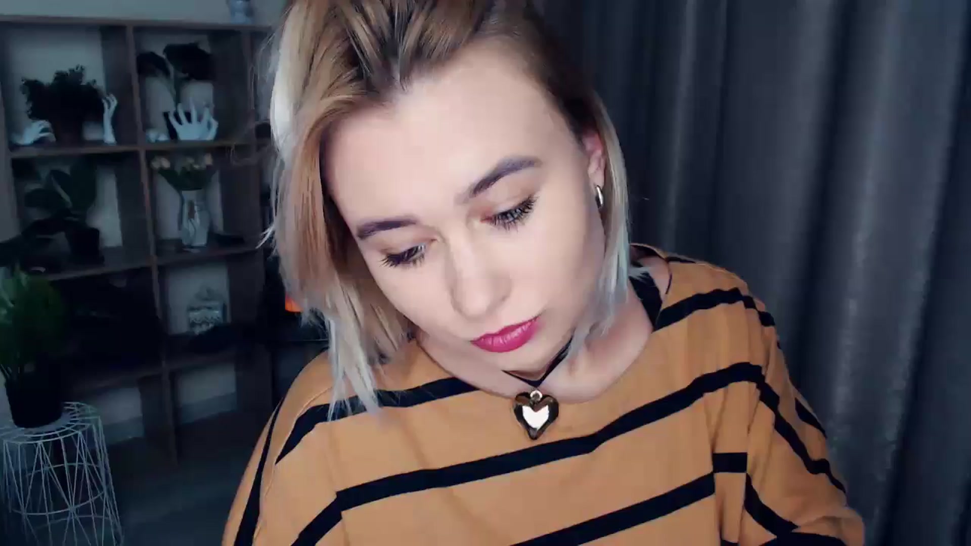 Gallery image thumbnail from Kukla_kolduna's myfreecams stream on, 12/11/2024, 15:00 image 11 of 20