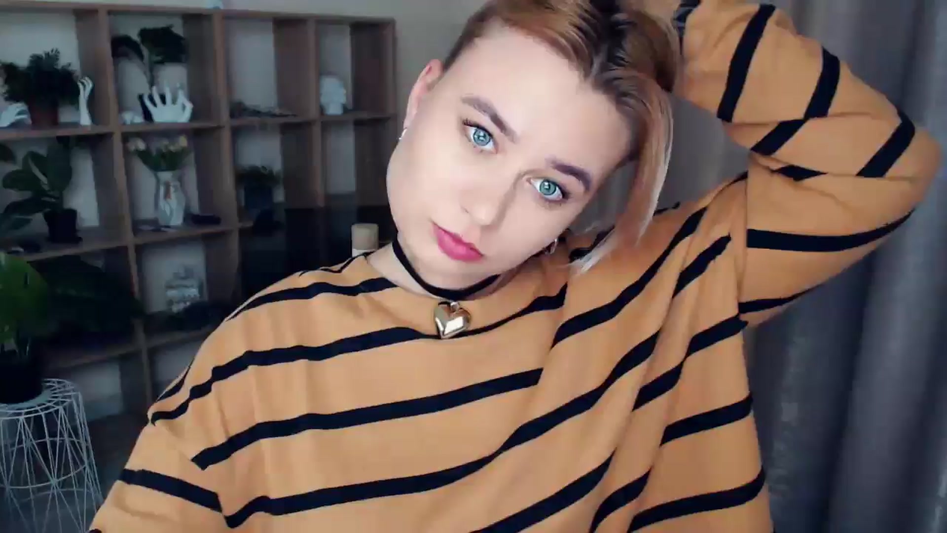 Gallery image thumbnail from Kukla_kolduna's myfreecams stream on, 12/11/2024, 18:34 image 6 of 20