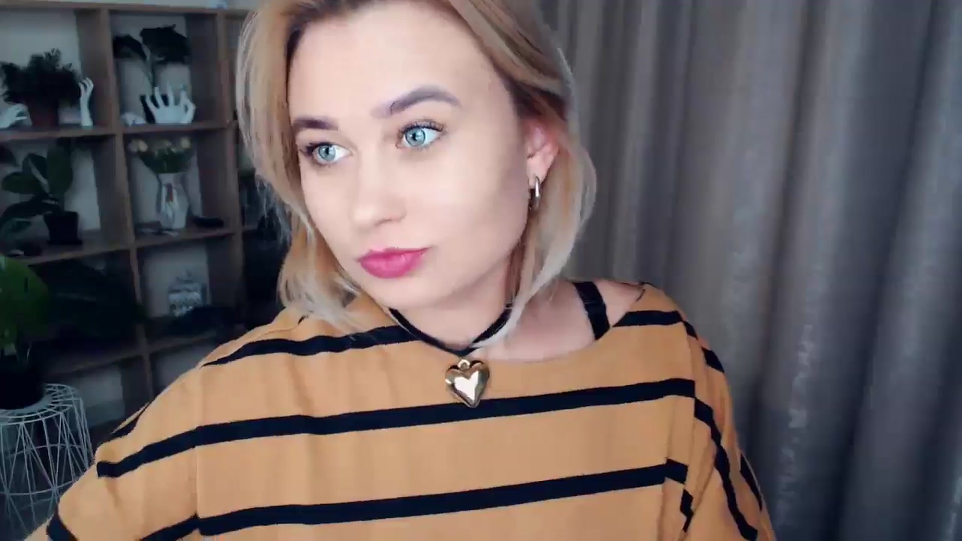 Gallery image thumbnail from Kukla_kolduna's myfreecams stream on, 12/11/2024, 18:34 image 9 of 20