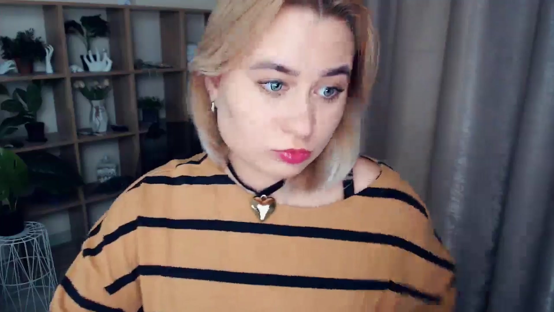 Gallery image thumbnail from Kukla_kolduna's myfreecams stream on, 12/11/2024, 18:34 image 17 of 20