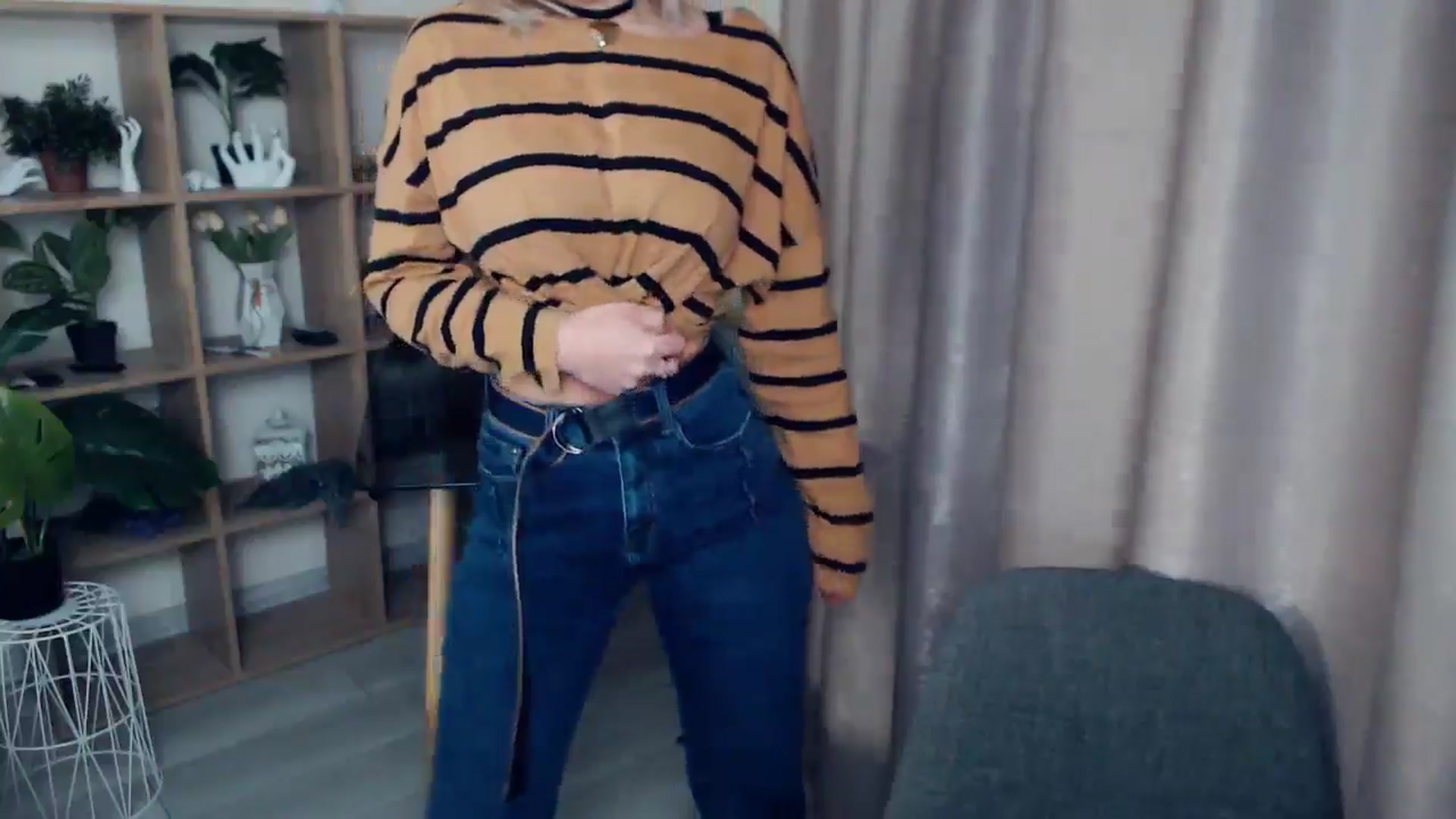 Gallery image thumbnail from Kukla_kolduna's myfreecams stream on, 12/11/2024, 18:34 image 13 of 20