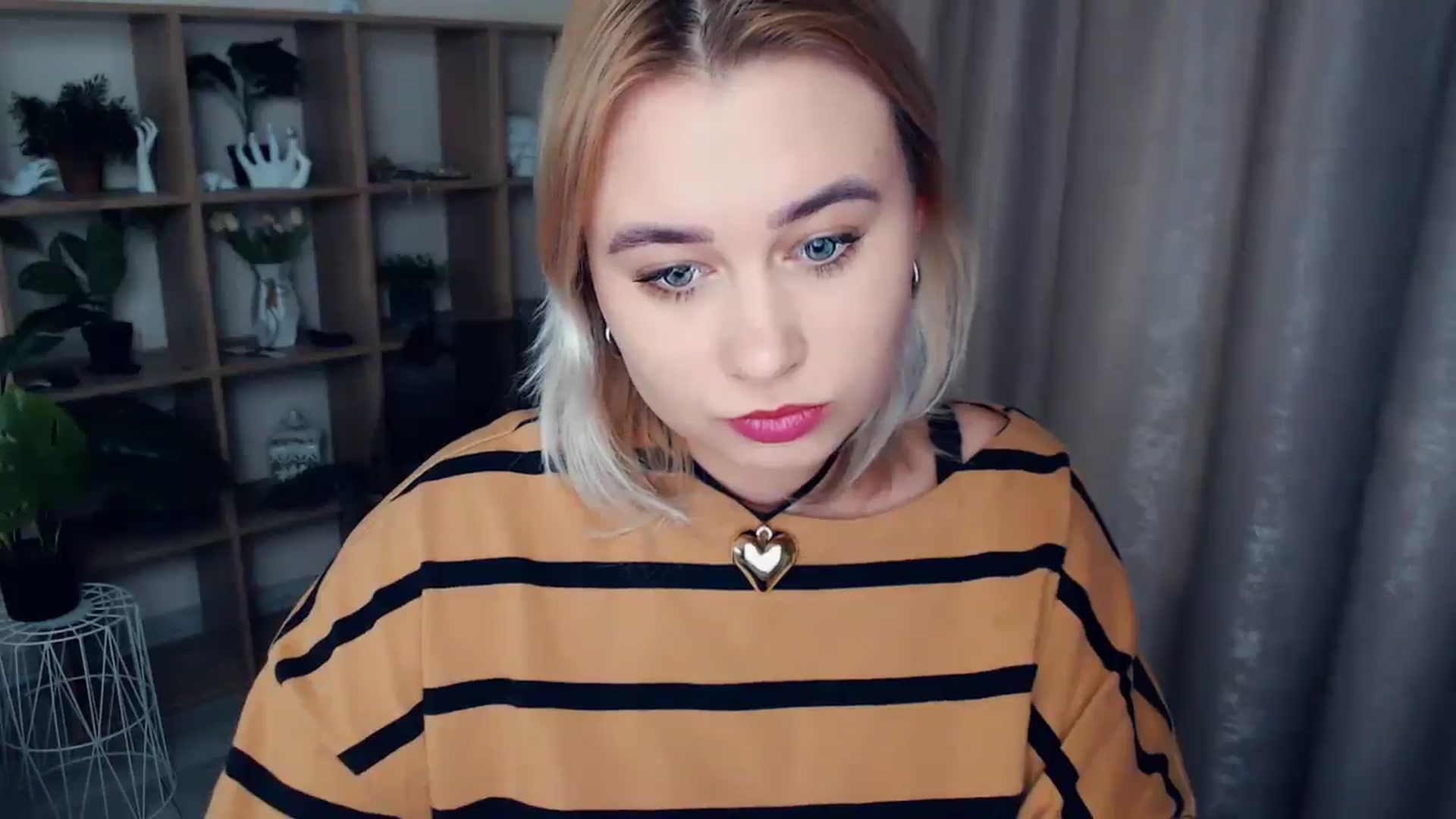 Gallery image thumbnail from Kukla_kolduna's myfreecams stream on, 12/11/2024, 18:34 image 2 of 20