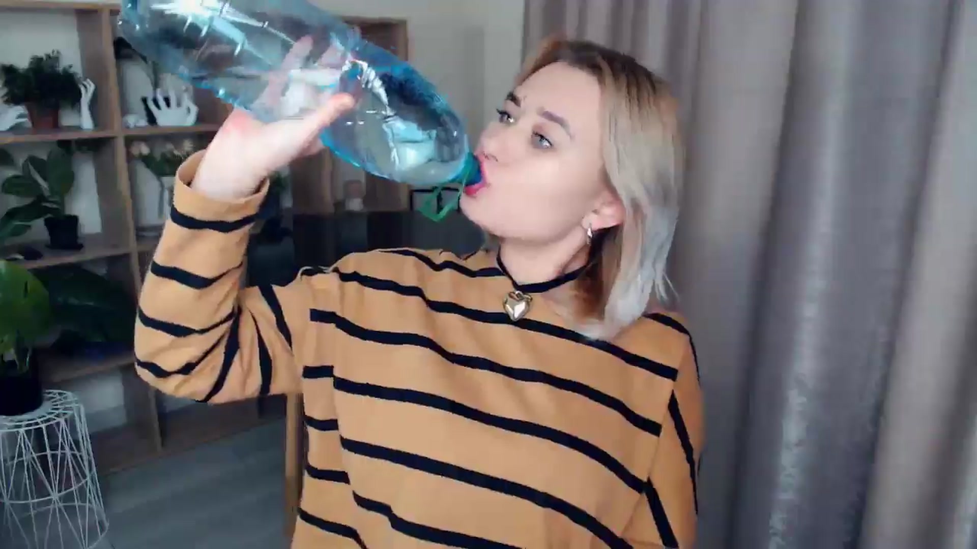 Gallery image thumbnail from Kukla_kolduna's myfreecams stream on, 12/11/2024, 18:34 image 19 of 20