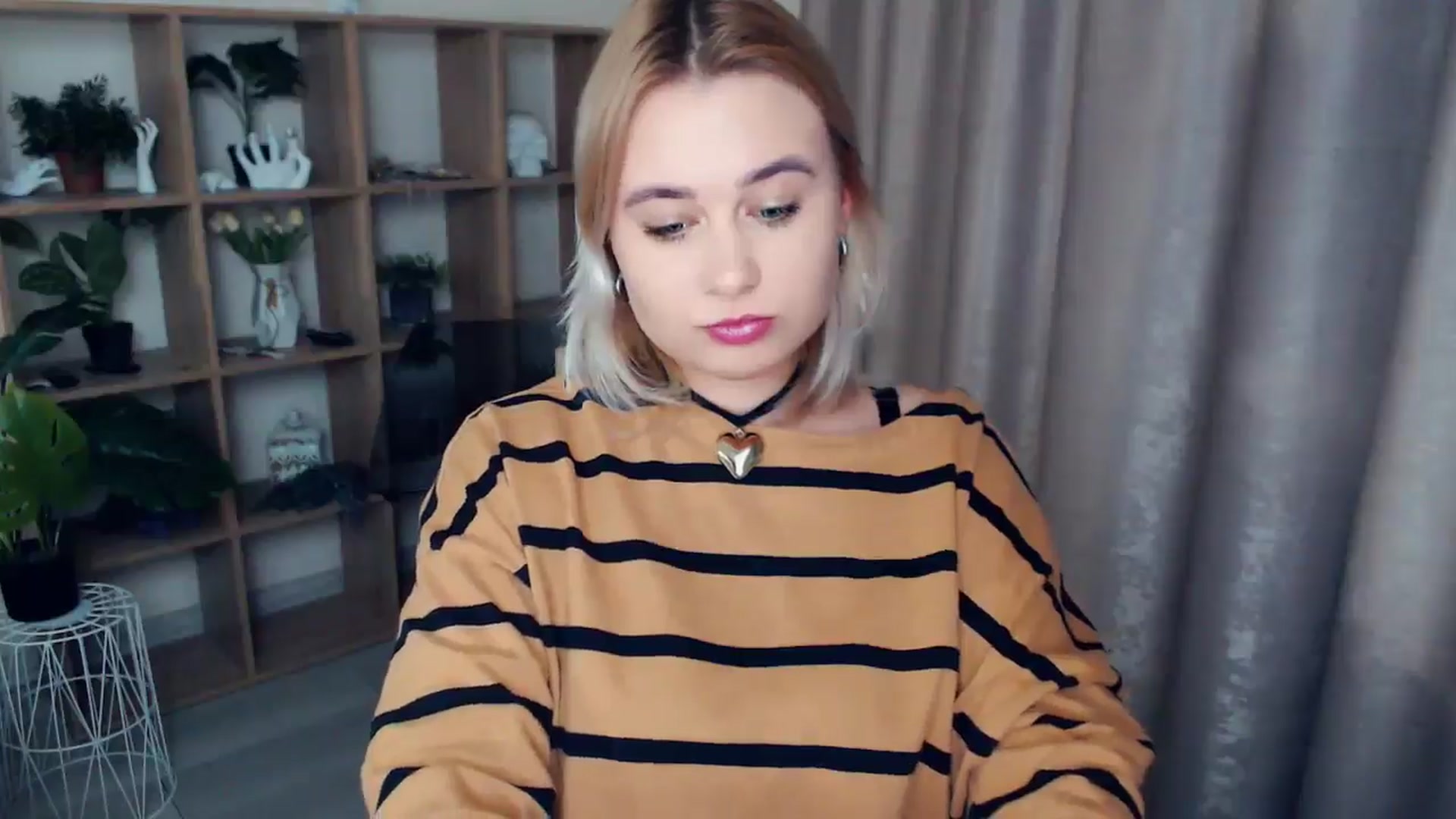 Gallery image thumbnail from Kukla_kolduna's myfreecams stream on, 12/11/2024, 18:34 image 4 of 20