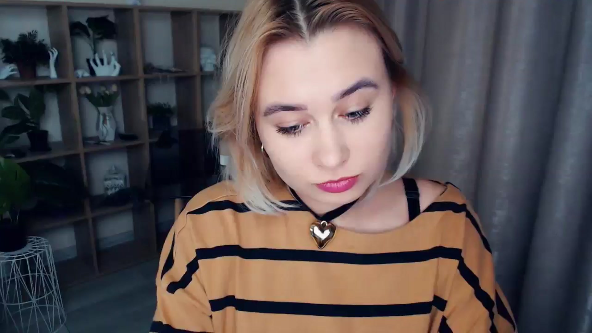 Gallery image thumbnail from Kukla_kolduna's myfreecams stream on, 12/11/2024, 18:34 image 8 of 20