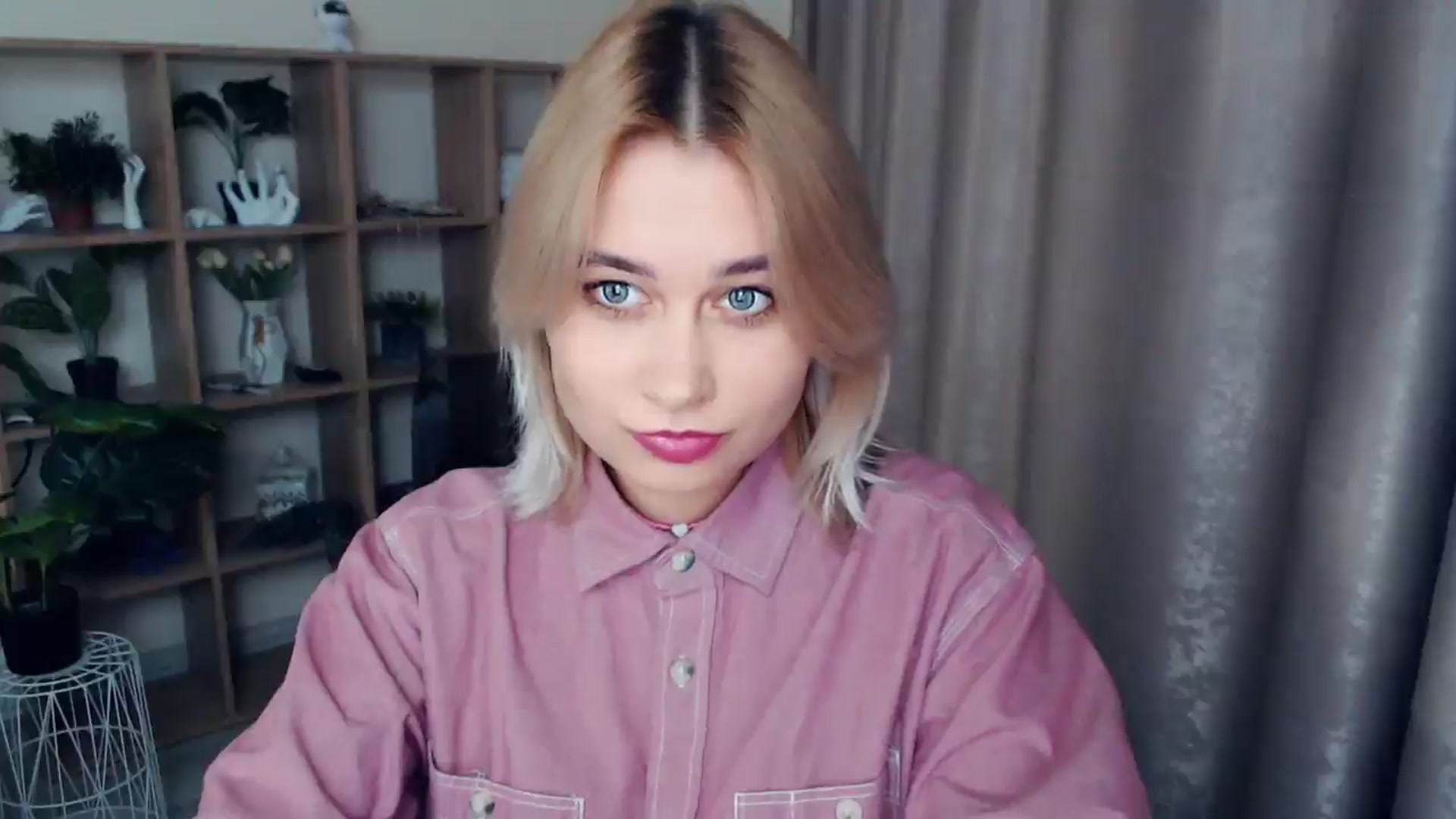 Gallery image thumbnail from Kukla_kolduna's myfreecams stream on, 12/12/2024, 16:09 image 20 of 20