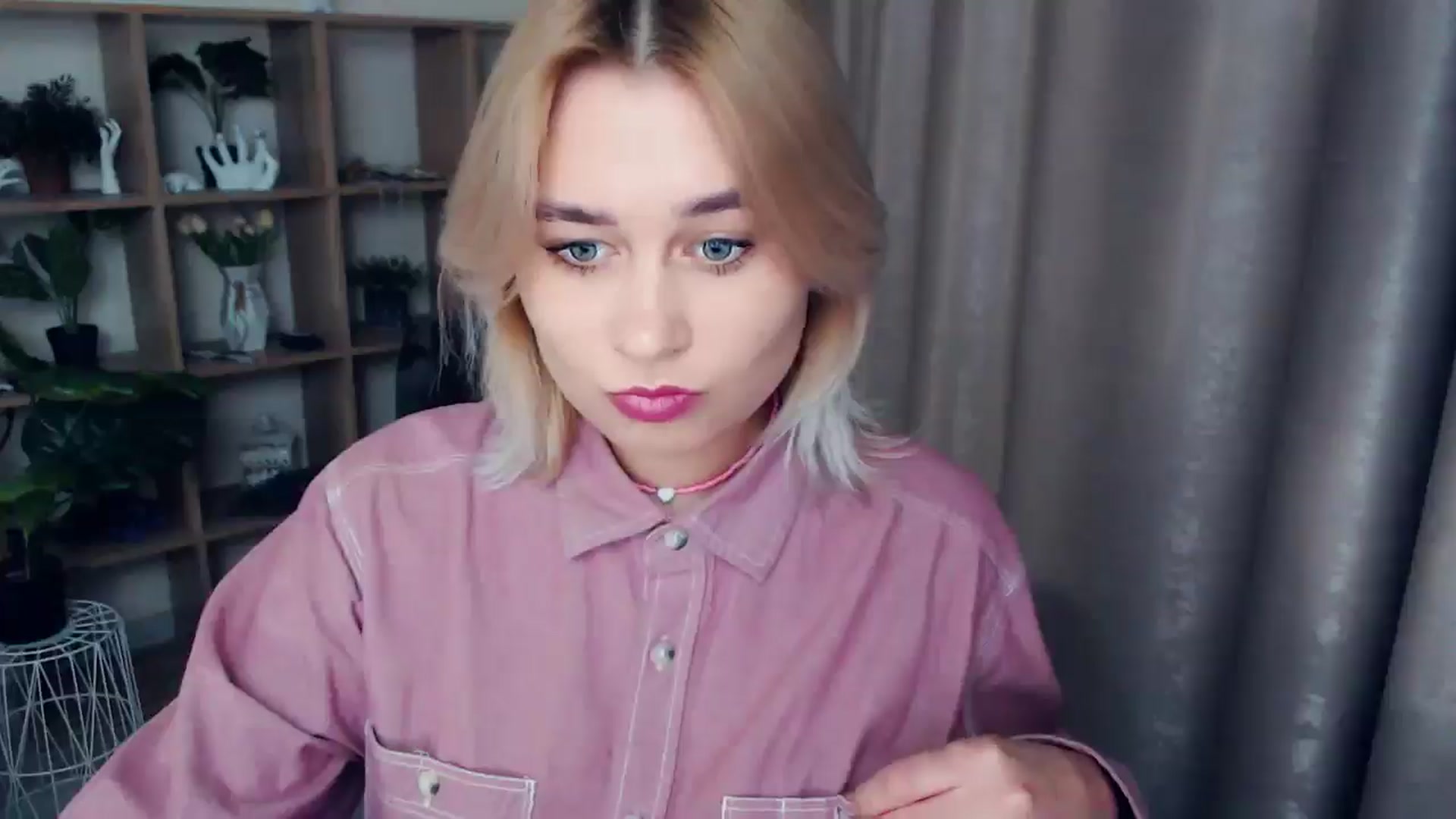 Gallery image thumbnail from Kukla_kolduna's myfreecams stream on, 12/12/2024, 16:09 image 12 of 20
