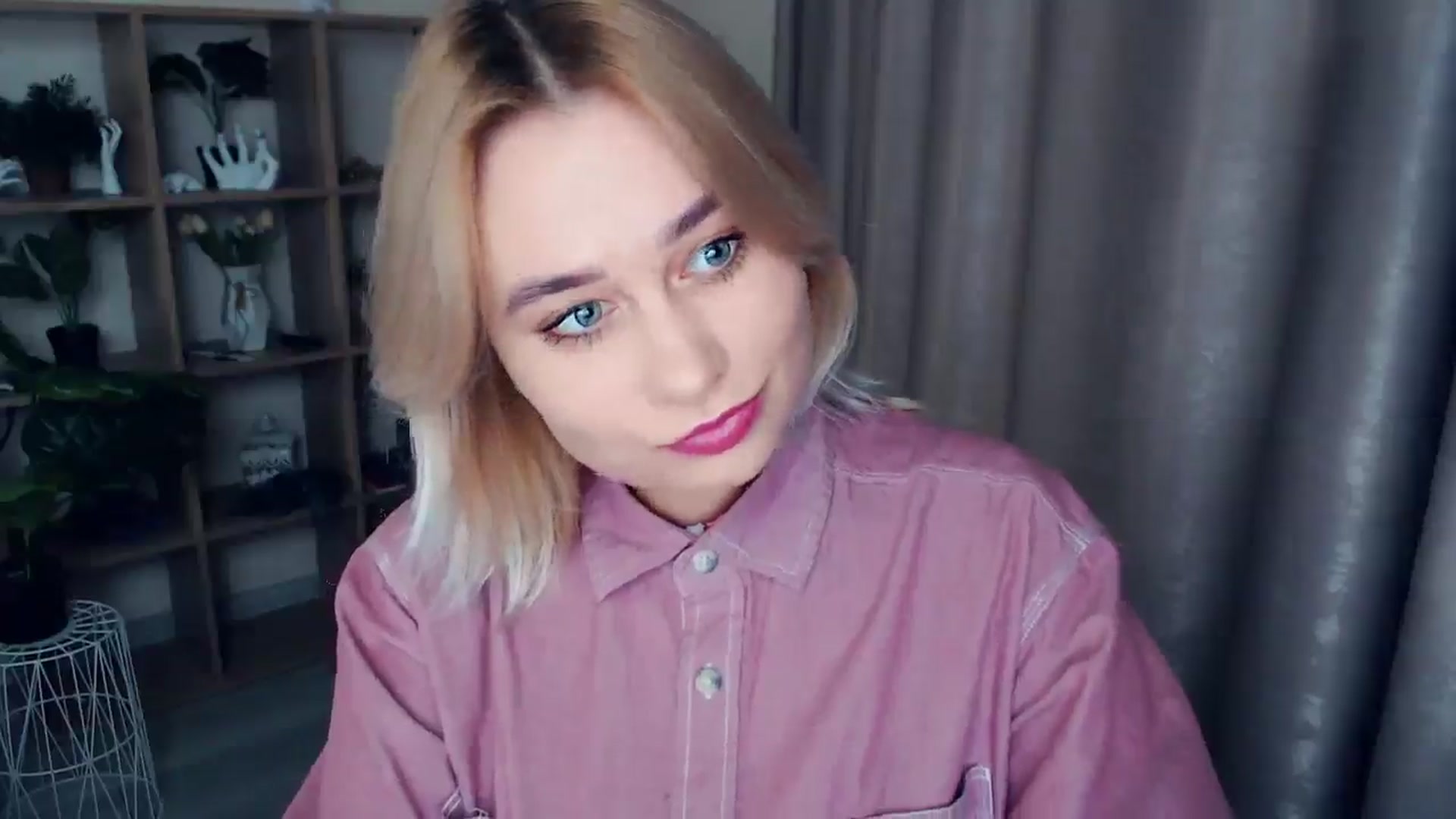 Gallery image thumbnail from Kukla_kolduna's myfreecams stream on, 12/12/2024, 16:09 image 6 of 20