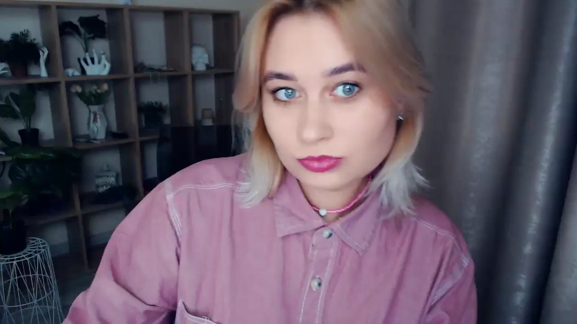 Gallery image thumbnail from Kukla_kolduna's myfreecams stream on, 12/12/2024, 16:09 image 11 of 20