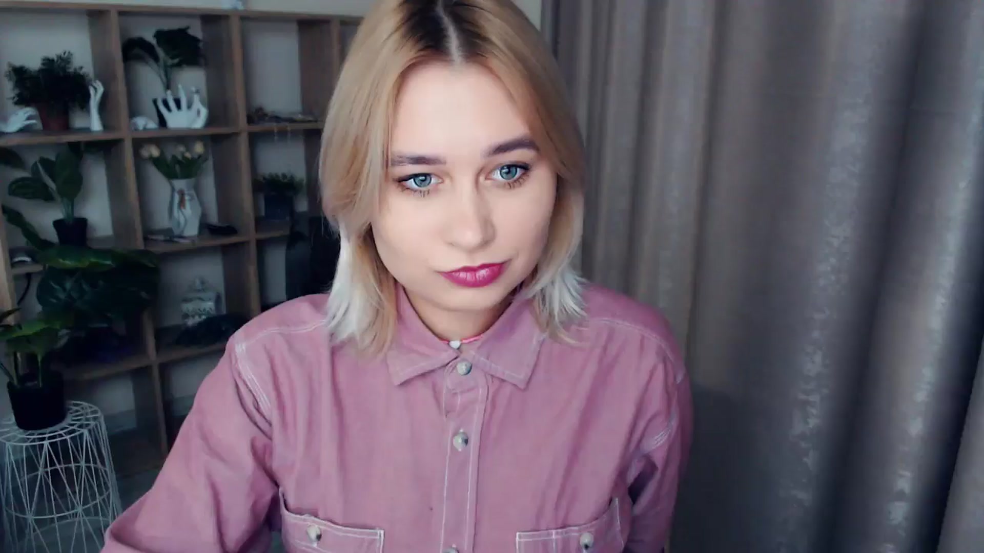 Gallery image thumbnail from Kukla_kolduna's myfreecams stream on, 12/12/2024, 16:09 image 1 of 20