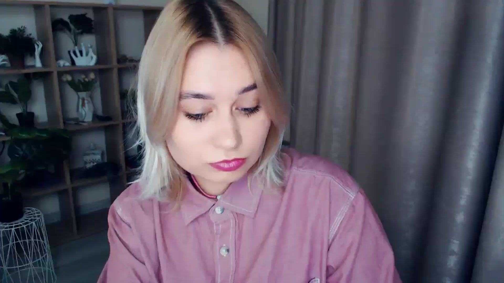 Gallery image thumbnail from Kukla_kolduna's myfreecams stream on, 12/12/2024, 16:09 image 4 of 20