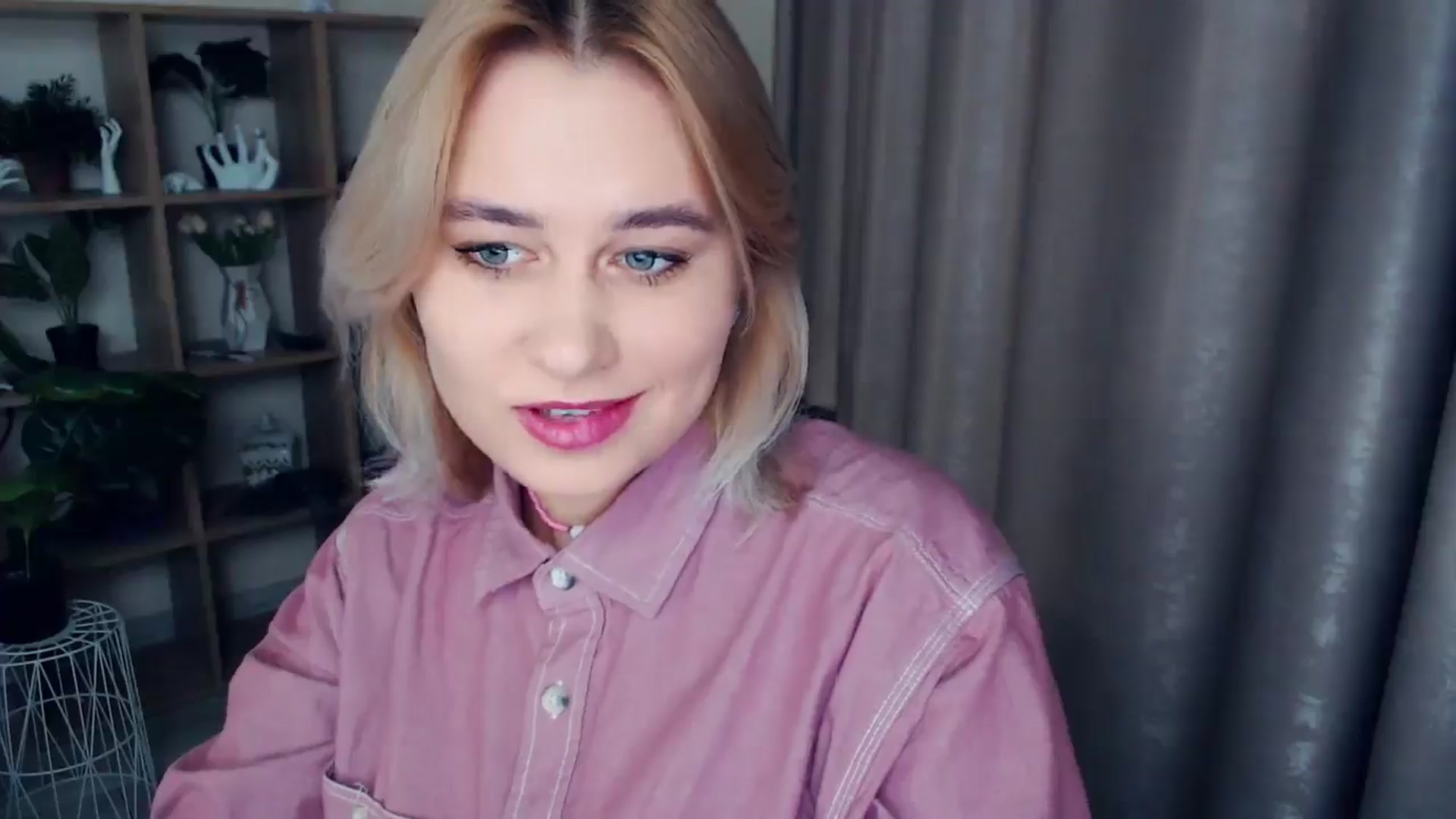 Gallery image thumbnail from Kukla_kolduna's myfreecams stream on, 12/12/2024, 16:09 image 8 of 20