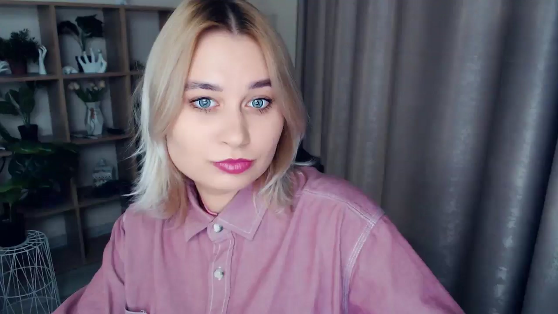 Gallery image thumbnail from Kukla_kolduna's myfreecams stream on, 12/12/2024, 16:09 image 3 of 20