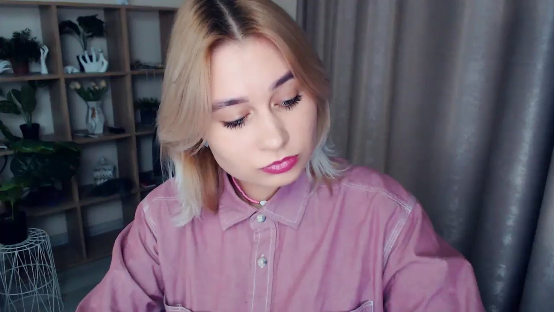 Gallery image thumbnail from Kukla_kolduna's myfreecams stream on, 12/12/2024, 16:09 image 13 of 20