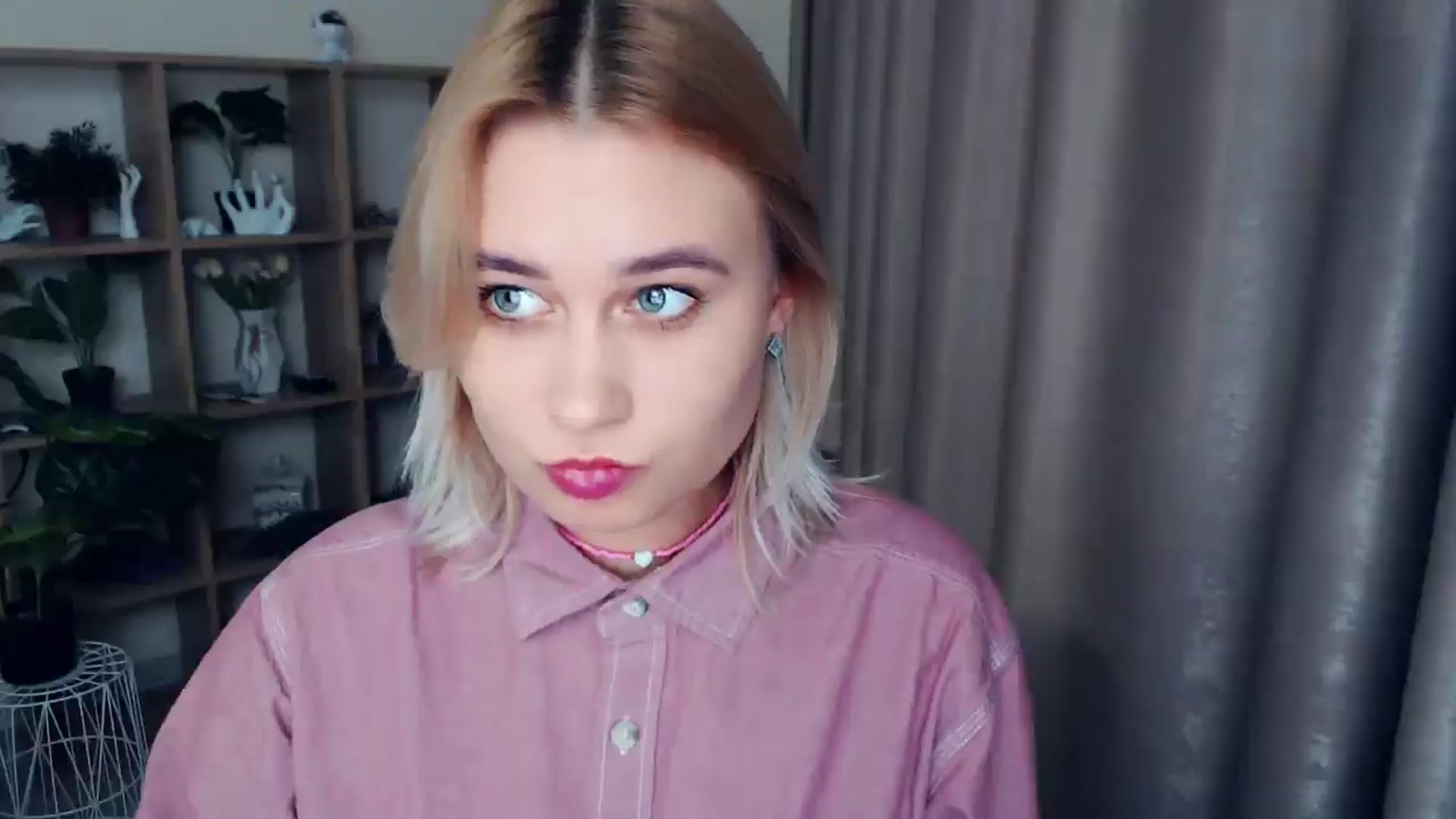 Gallery image thumbnail from Kukla_kolduna's myfreecams stream on, 12/12/2024, 17:22 image 2 of 20