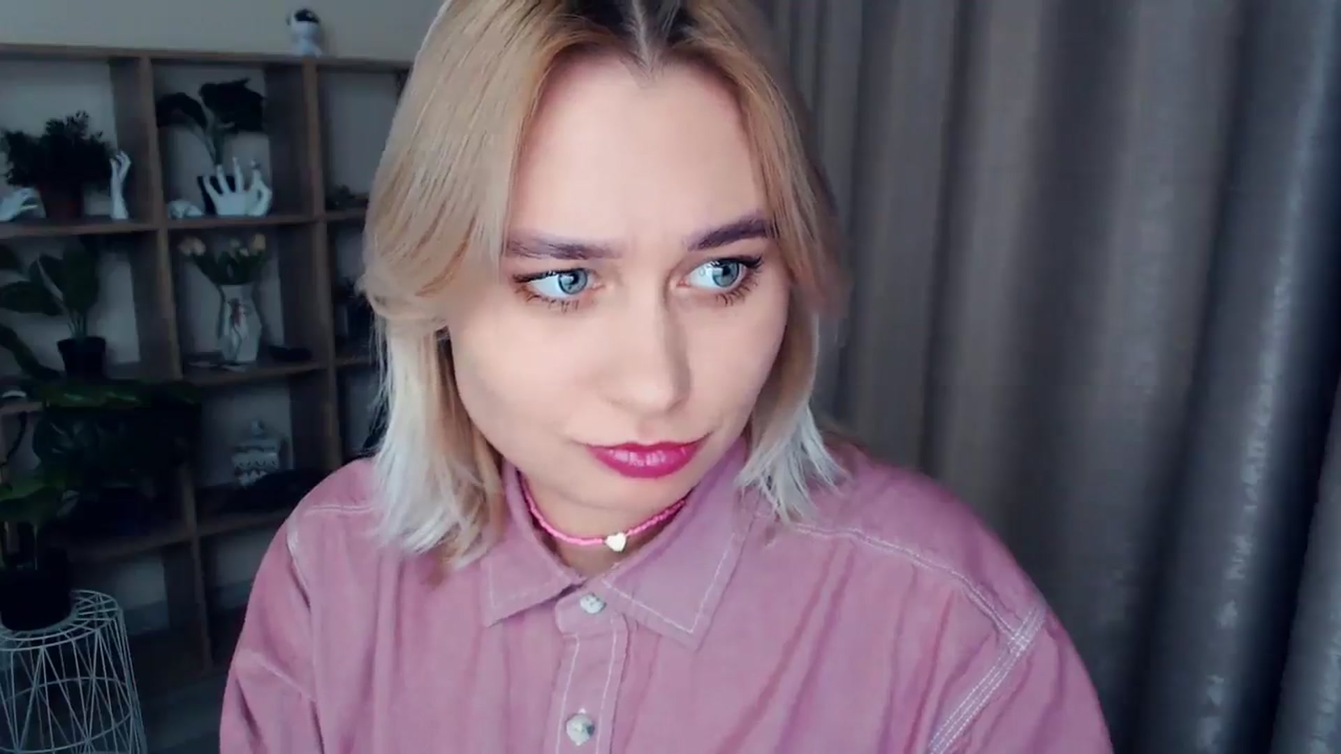 Gallery image thumbnail from Kukla_kolduna's myfreecams stream on, 12/12/2024, 17:22 image 13 of 20