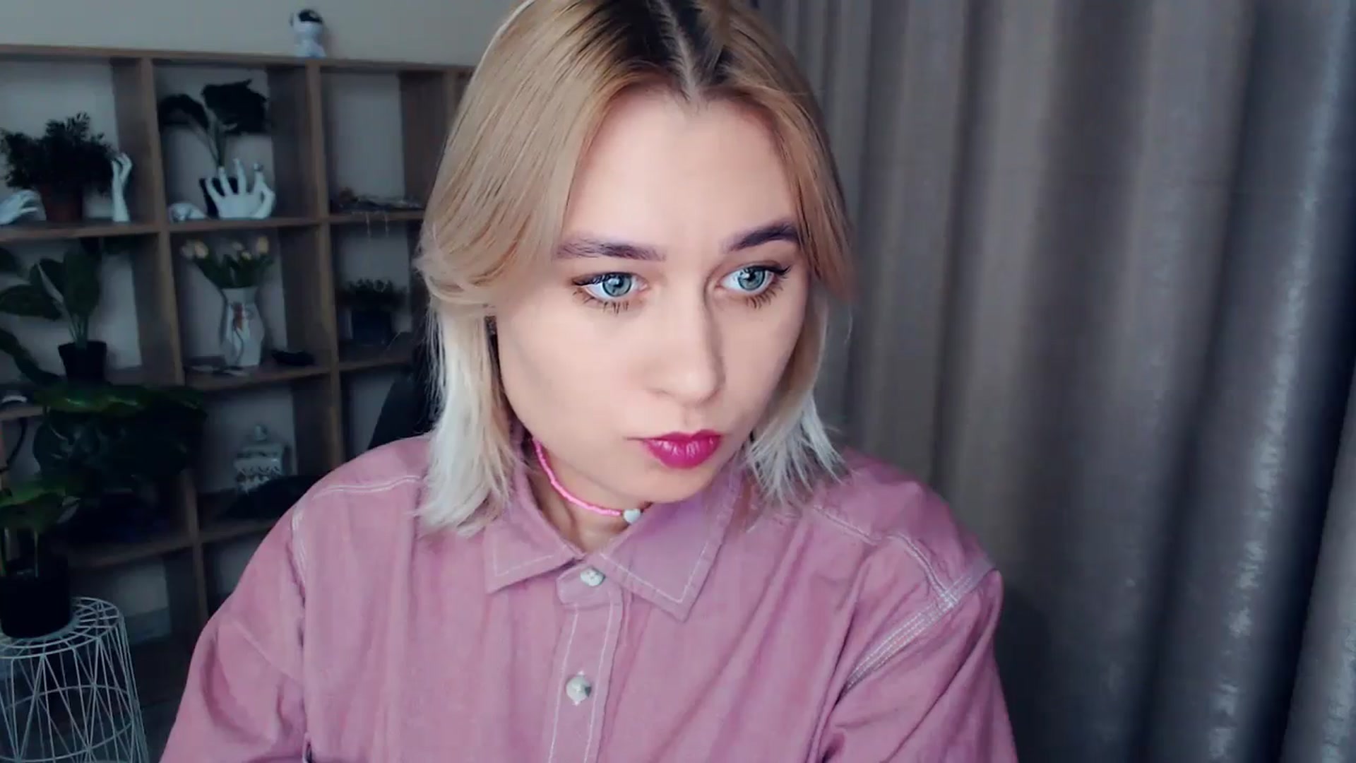 Gallery image thumbnail from Kukla_kolduna's myfreecams stream on, 12/12/2024, 17:22 image 8 of 20
