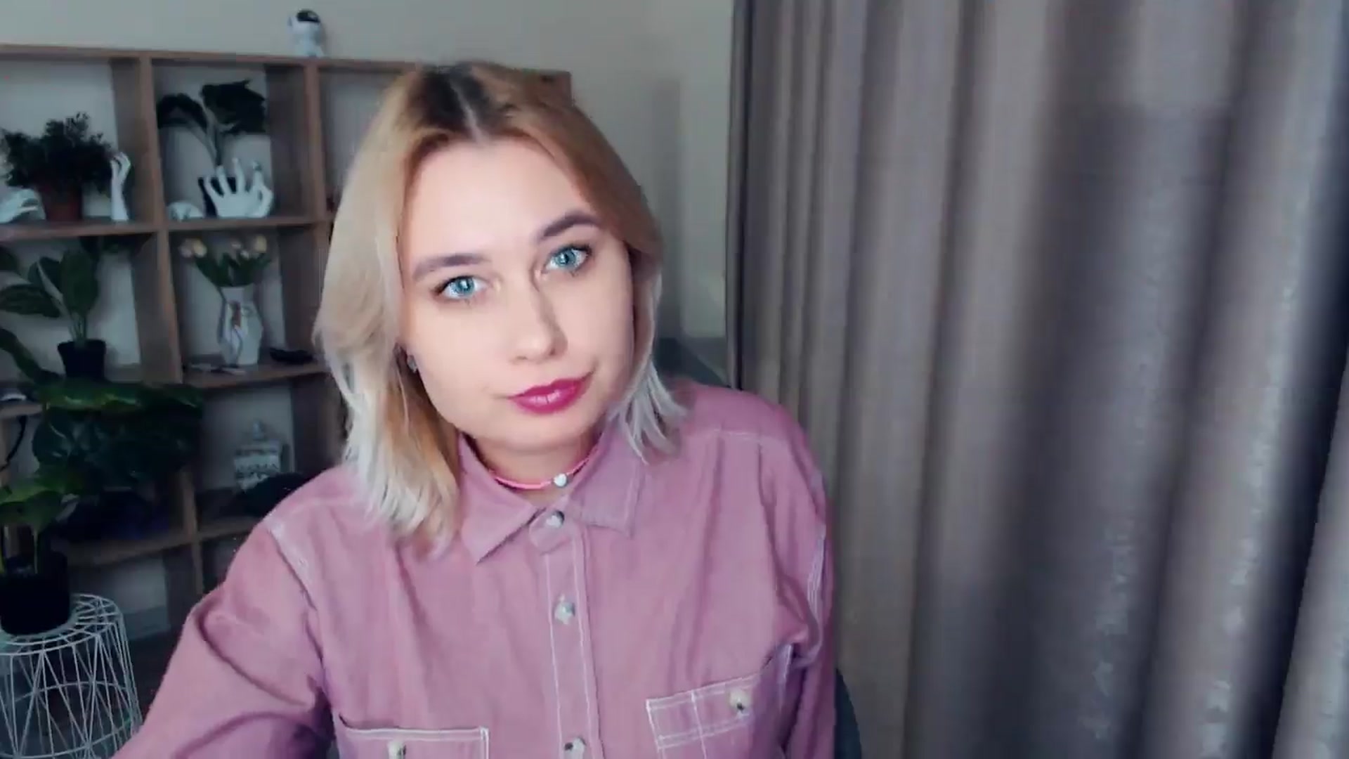 Gallery image thumbnail from Kukla_kolduna's myfreecams stream on, 12/12/2024, 17:22 image 14 of 20