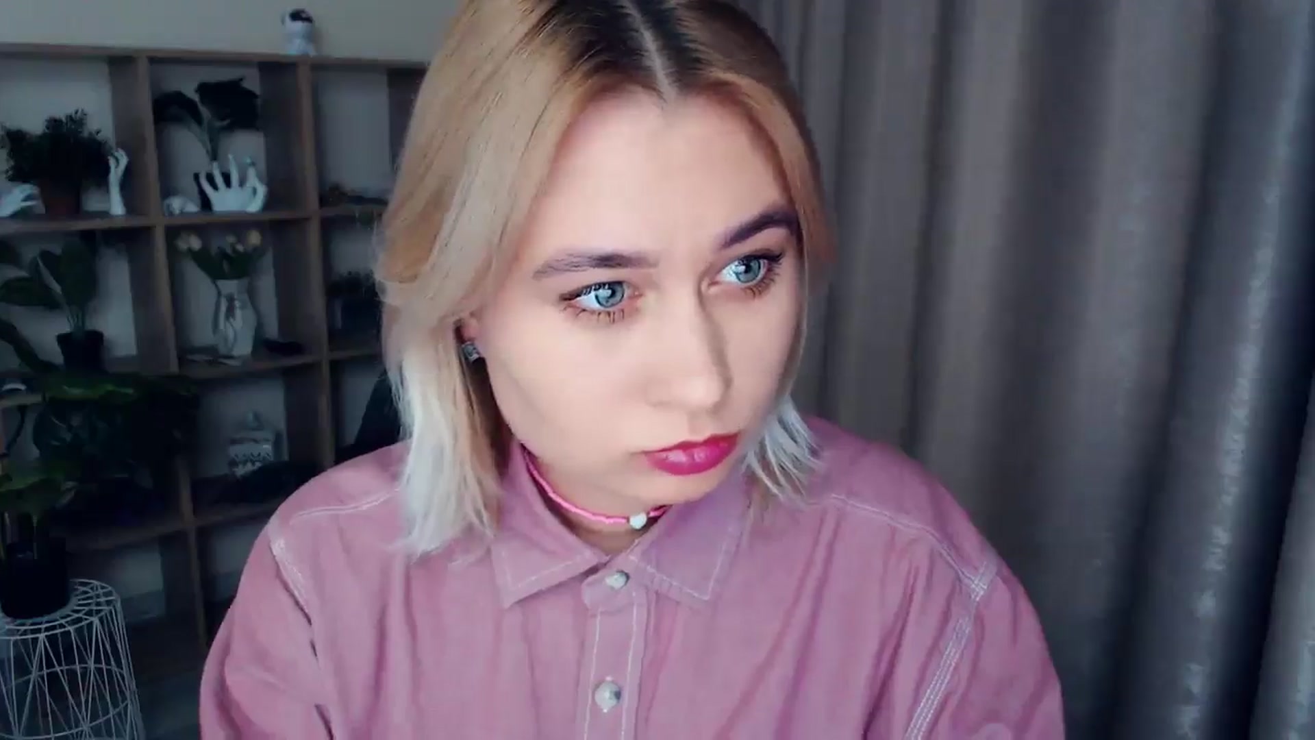 Gallery image thumbnail from Kukla_kolduna's myfreecams stream on, 12/12/2024, 17:22 image 5 of 20