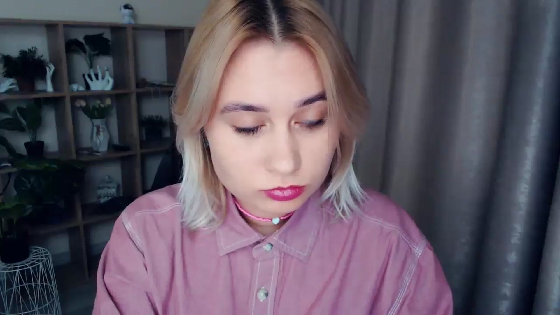 Gallery image thumbnail from Kukla_kolduna's myfreecams stream on, 12/12/2024, 17:22 image 6 of 20