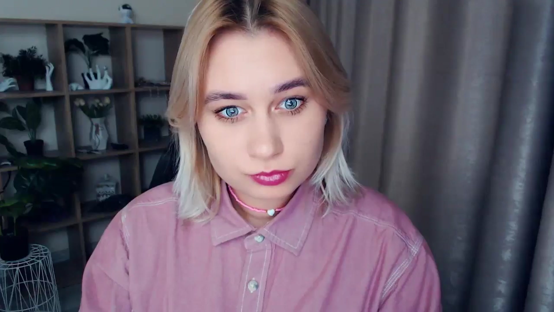 Gallery image thumbnail from Kukla_kolduna's myfreecams stream on, 12/12/2024, 17:22 image 9 of 20