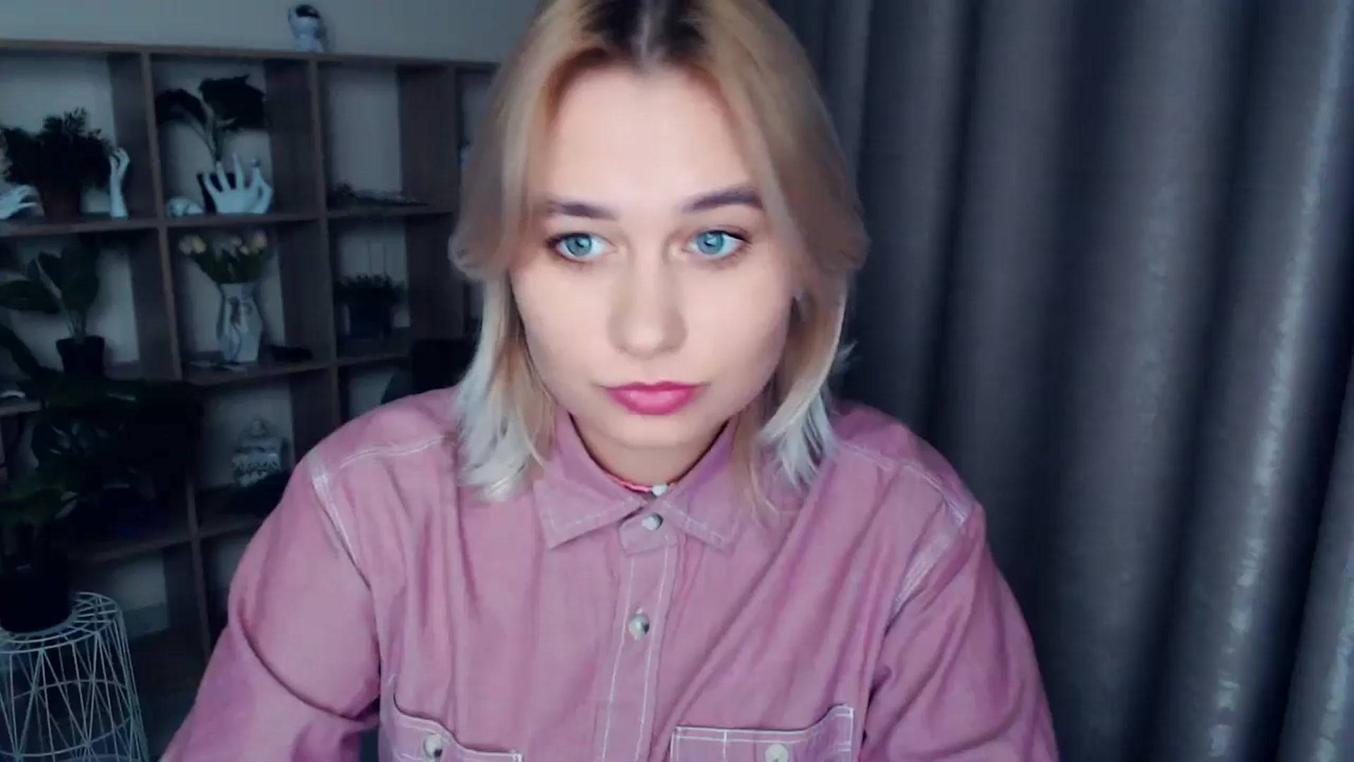Gallery image thumbnail from Kukla_kolduna's myfreecams stream on, 12/12/2024, 18:25 image 7 of 20