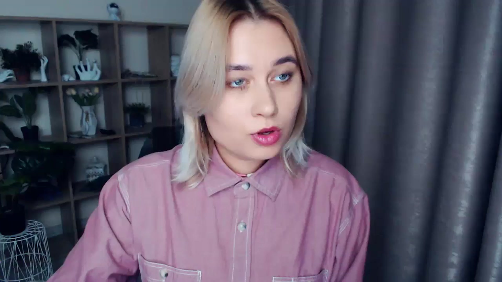 Gallery image thumbnail from Kukla_kolduna's myfreecams stream on, 12/12/2024, 18:25 image 3 of 20