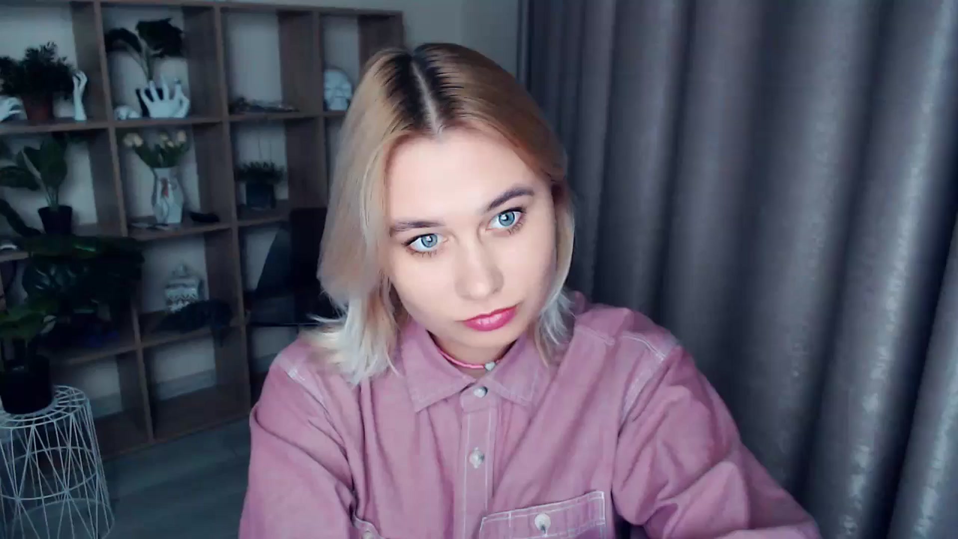 Gallery image thumbnail from Kukla_kolduna's myfreecams stream on, 12/12/2024, 18:25 image 5 of 20