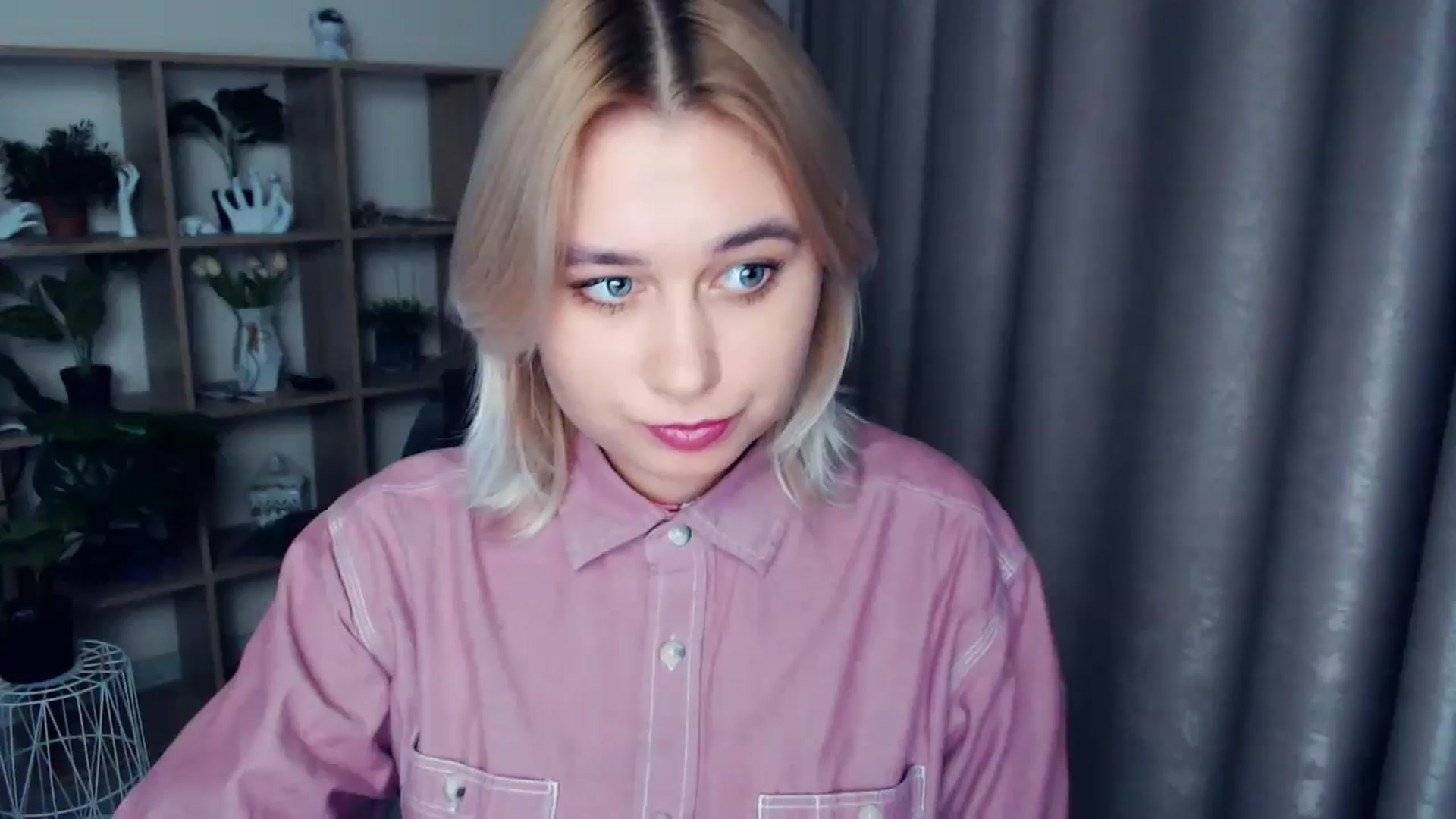 Gallery image thumbnail from Kukla_kolduna's myfreecams stream on, 12/12/2024, 18:25 image 2 of 20
