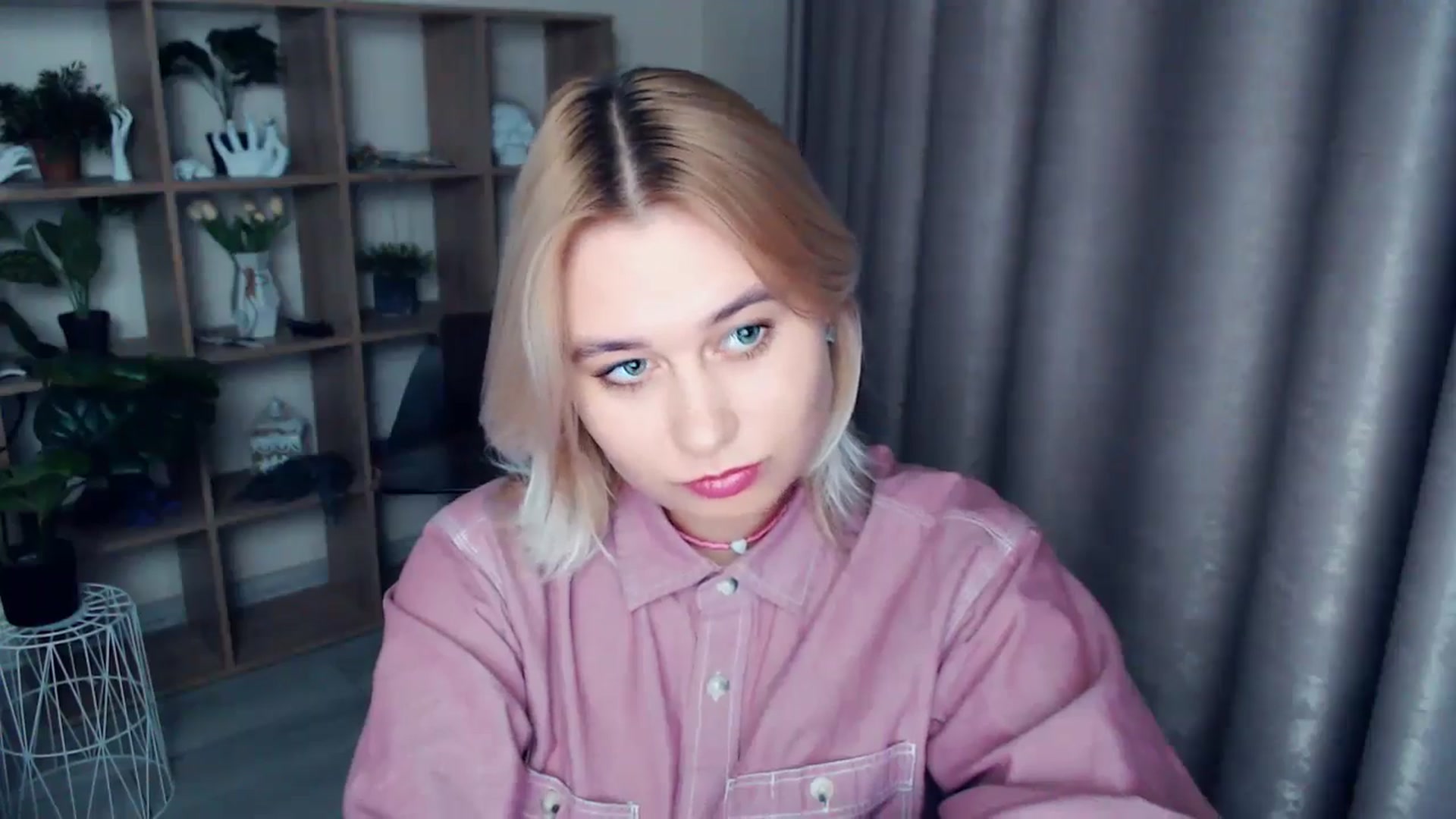 Gallery image thumbnail from Kukla_kolduna's myfreecams stream on, 12/12/2024, 18:25 image 6 of 20