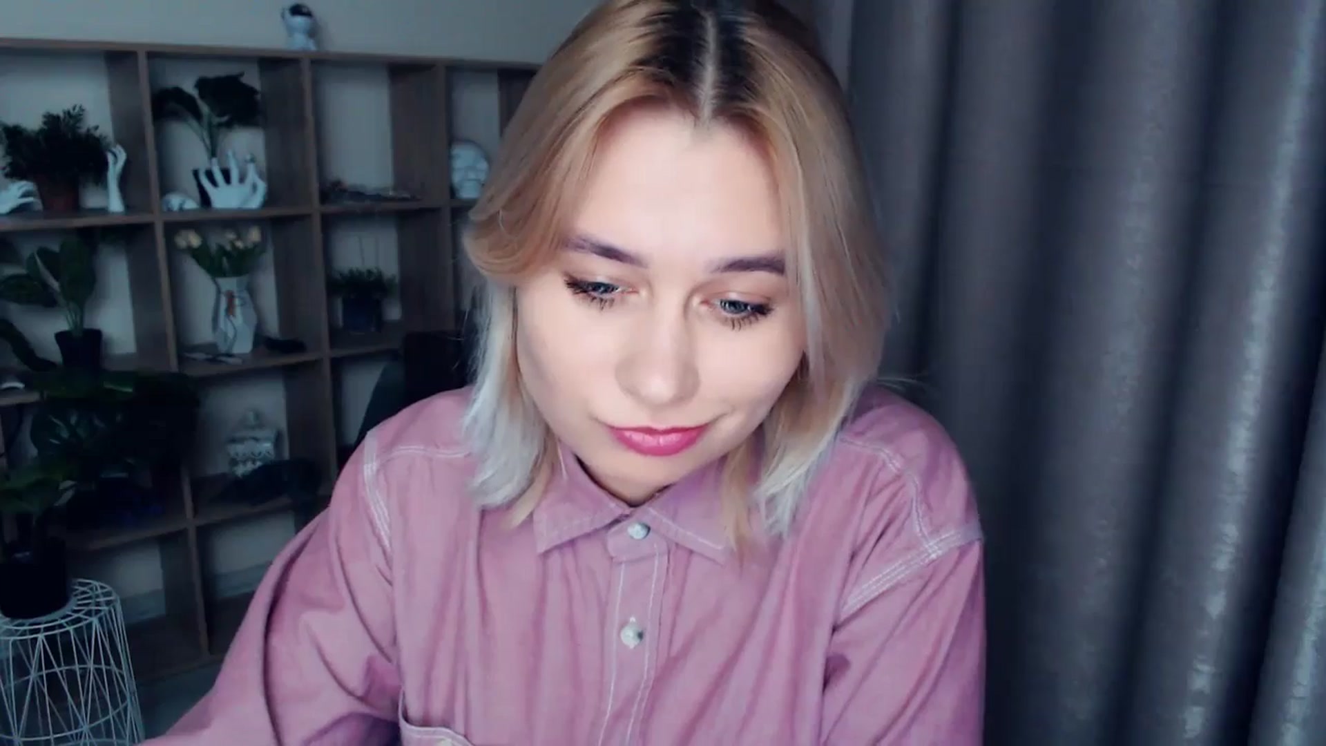Gallery image thumbnail from Kukla_kolduna's myfreecams stream on, 12/12/2024, 18:25 image 20 of 20