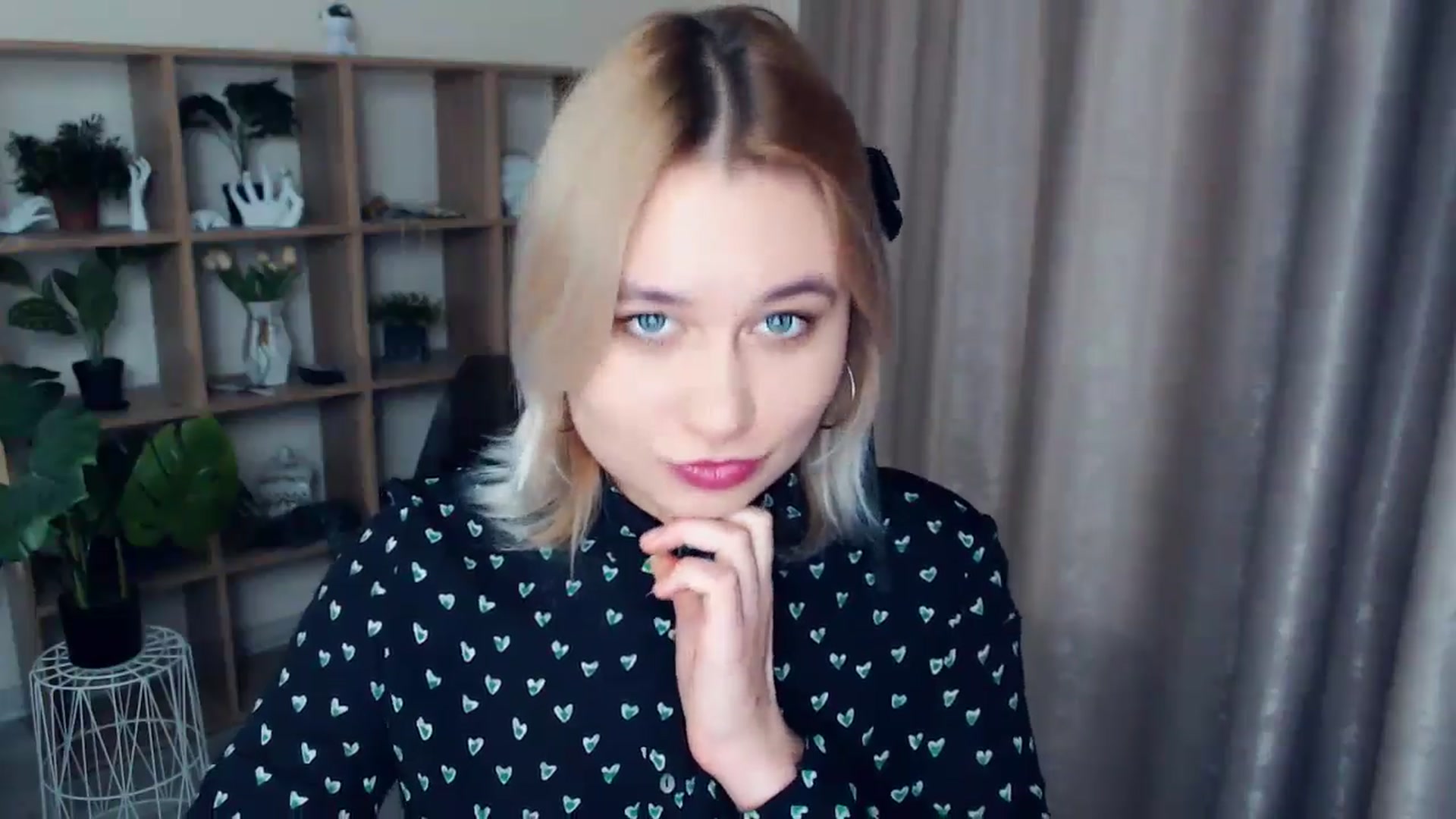 Gallery image thumbnail from Kukla_kolduna's myfreecams stream on, 12/13/2024, 17:34 image 8 of 20