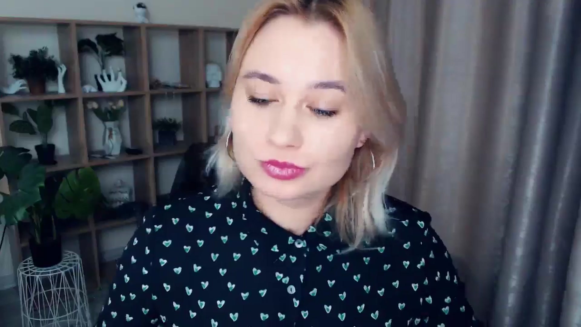 Gallery image thumbnail from Kukla_kolduna's myfreecams stream on, 12/13/2024, 17:34 image 4 of 20