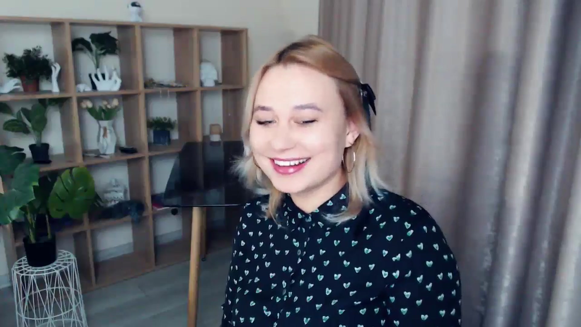 Gallery image thumbnail from Kukla_kolduna's myfreecams stream on, 12/13/2024, 17:34 image 9 of 20