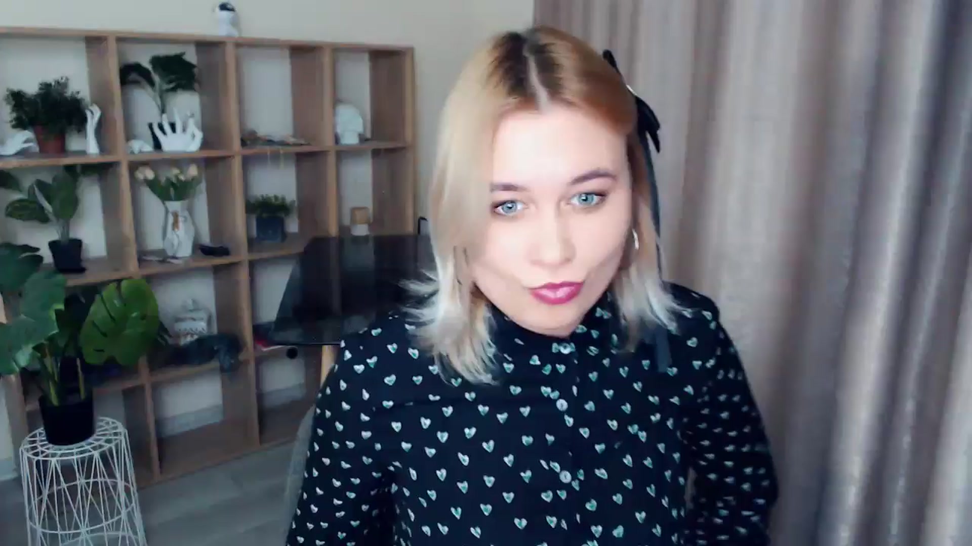Gallery image thumbnail from Kukla_kolduna's myfreecams stream on, 12/13/2024, 17:34 image 18 of 20