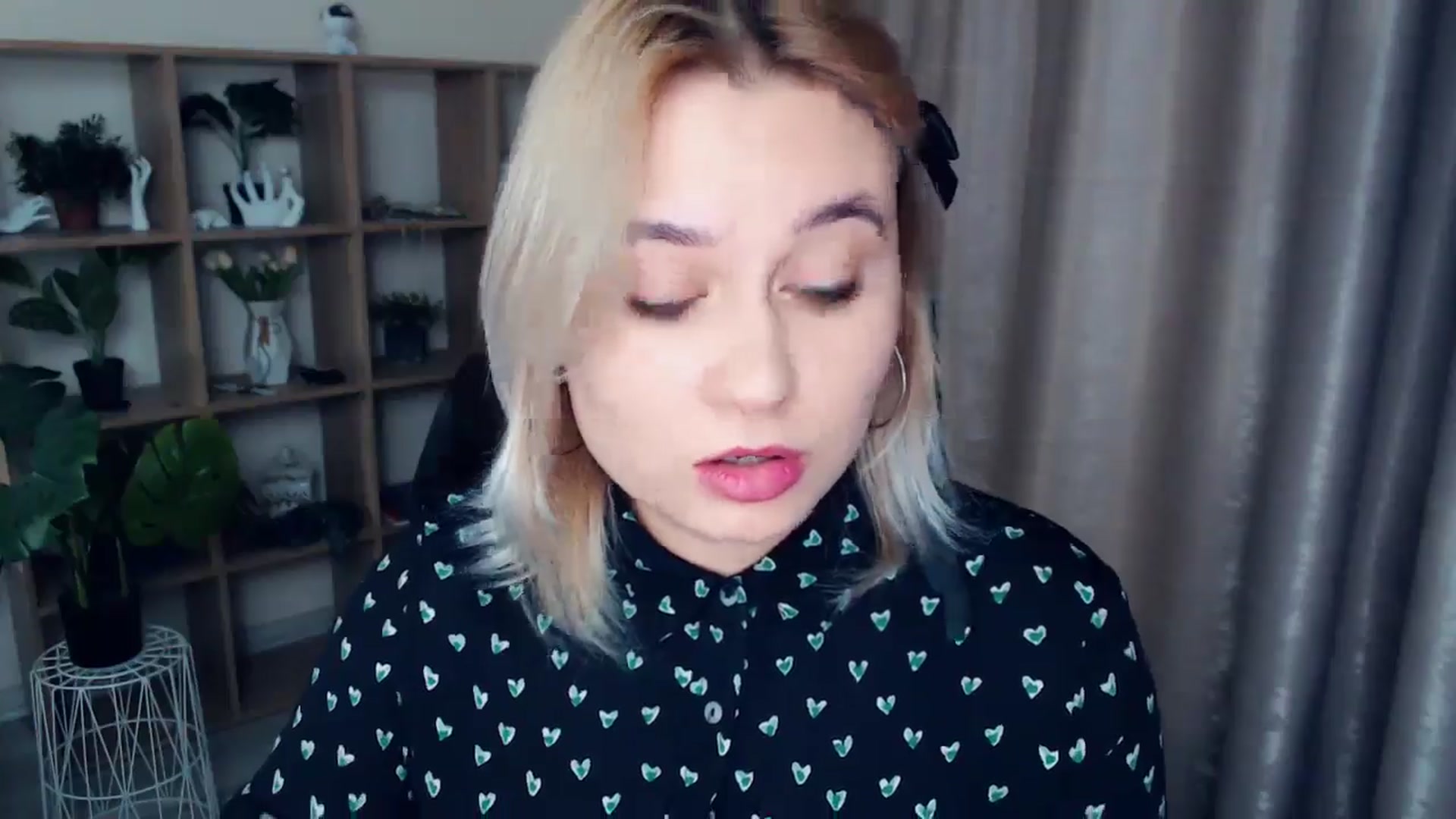 Gallery image thumbnail from Kukla_kolduna's myfreecams stream on, 12/13/2024, 17:34 image 13 of 20