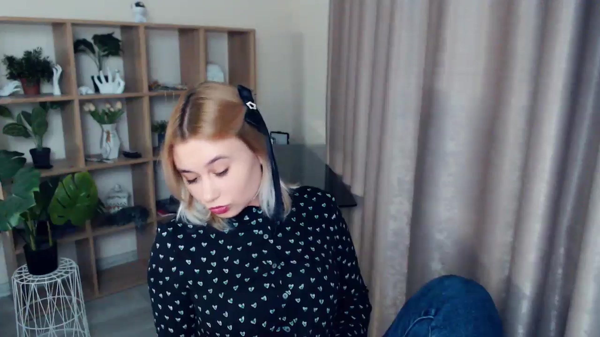 Gallery image thumbnail from Kukla_kolduna's myfreecams stream on, 12/13/2024, 17:34 image 17 of 20