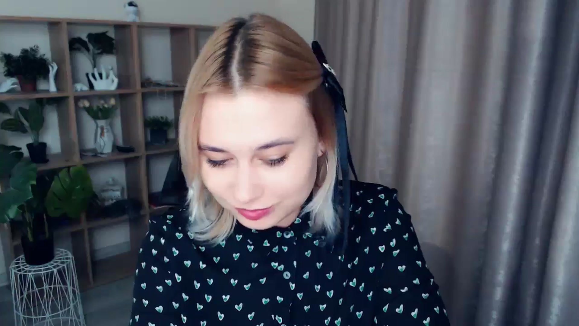 Gallery image thumbnail from Kukla_kolduna's myfreecams stream on, 12/13/2024, 19:11 image 11 of 20