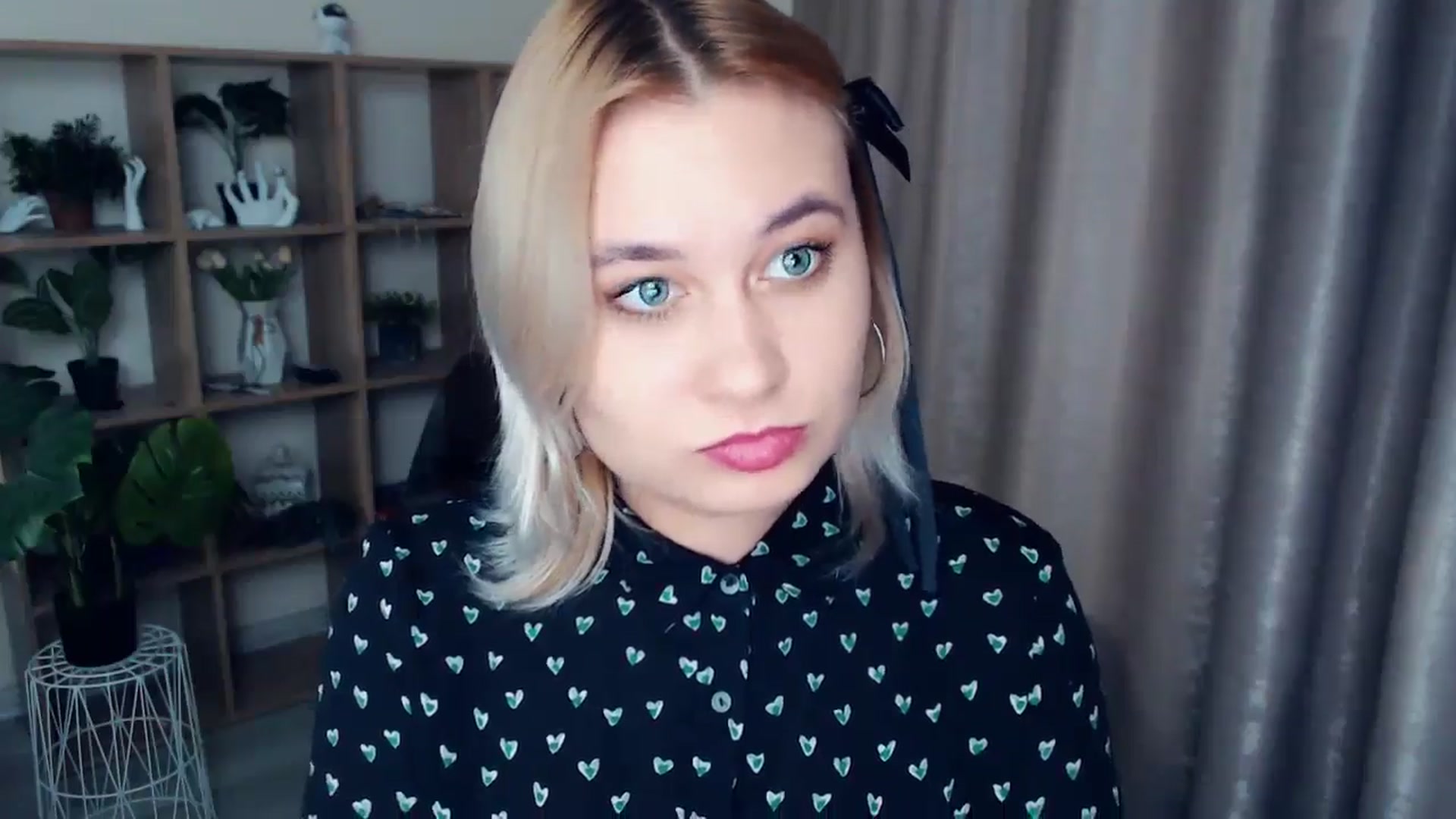 Gallery image thumbnail from Kukla_kolduna's myfreecams stream on, 12/13/2024, 19:11 image 6 of 20