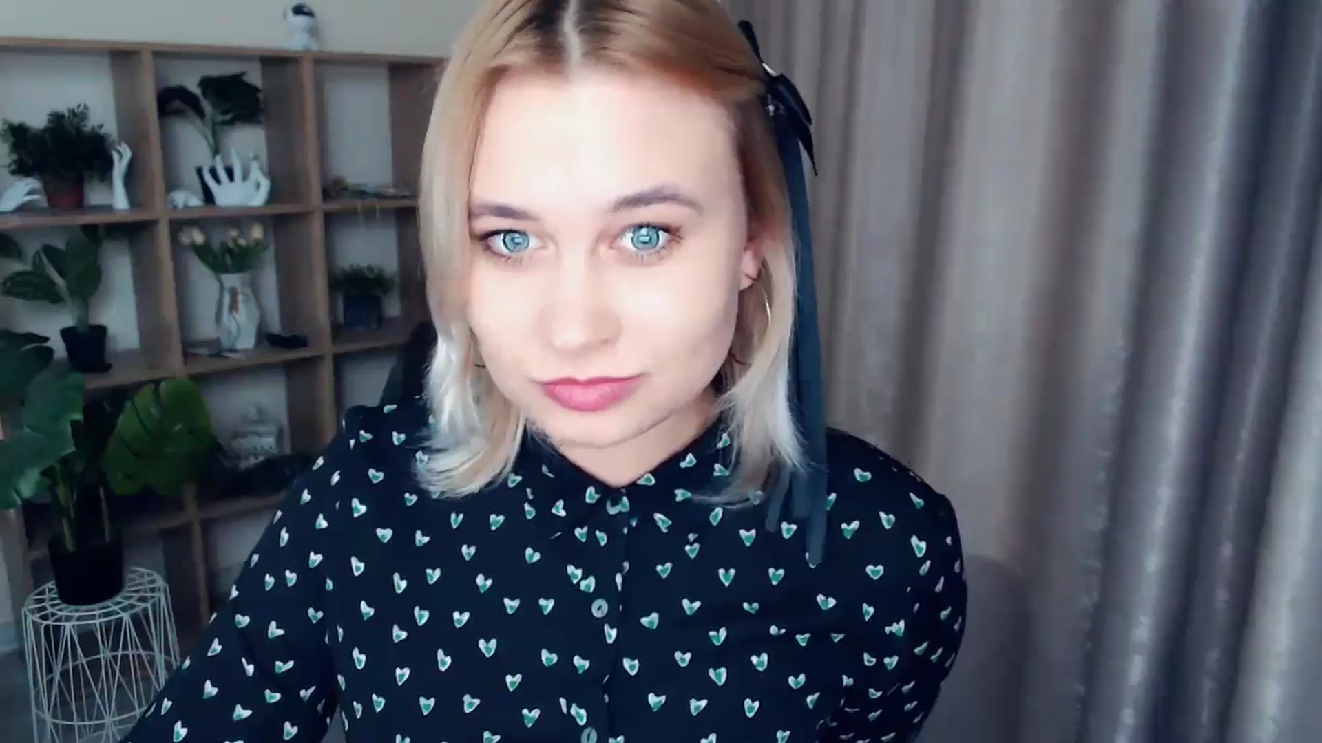 Gallery image thumbnail from Kukla_kolduna's myfreecams stream on, 12/13/2024, 19:11 image 15 of 20