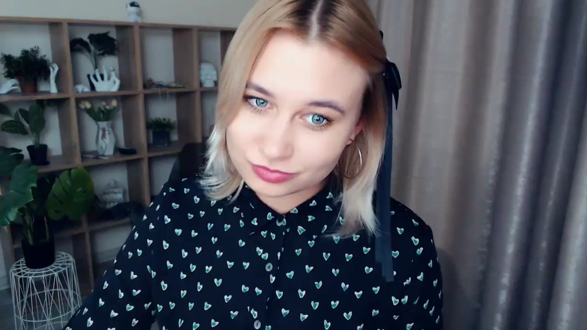 Gallery image thumbnail from Kukla_kolduna's myfreecams stream on, 12/13/2024, 19:11 image 14 of 20