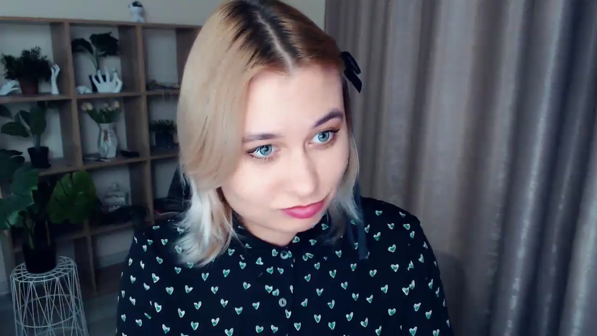 Gallery image thumbnail from Kukla_kolduna's myfreecams stream on, 12/13/2024, 19:11 image 7 of 20